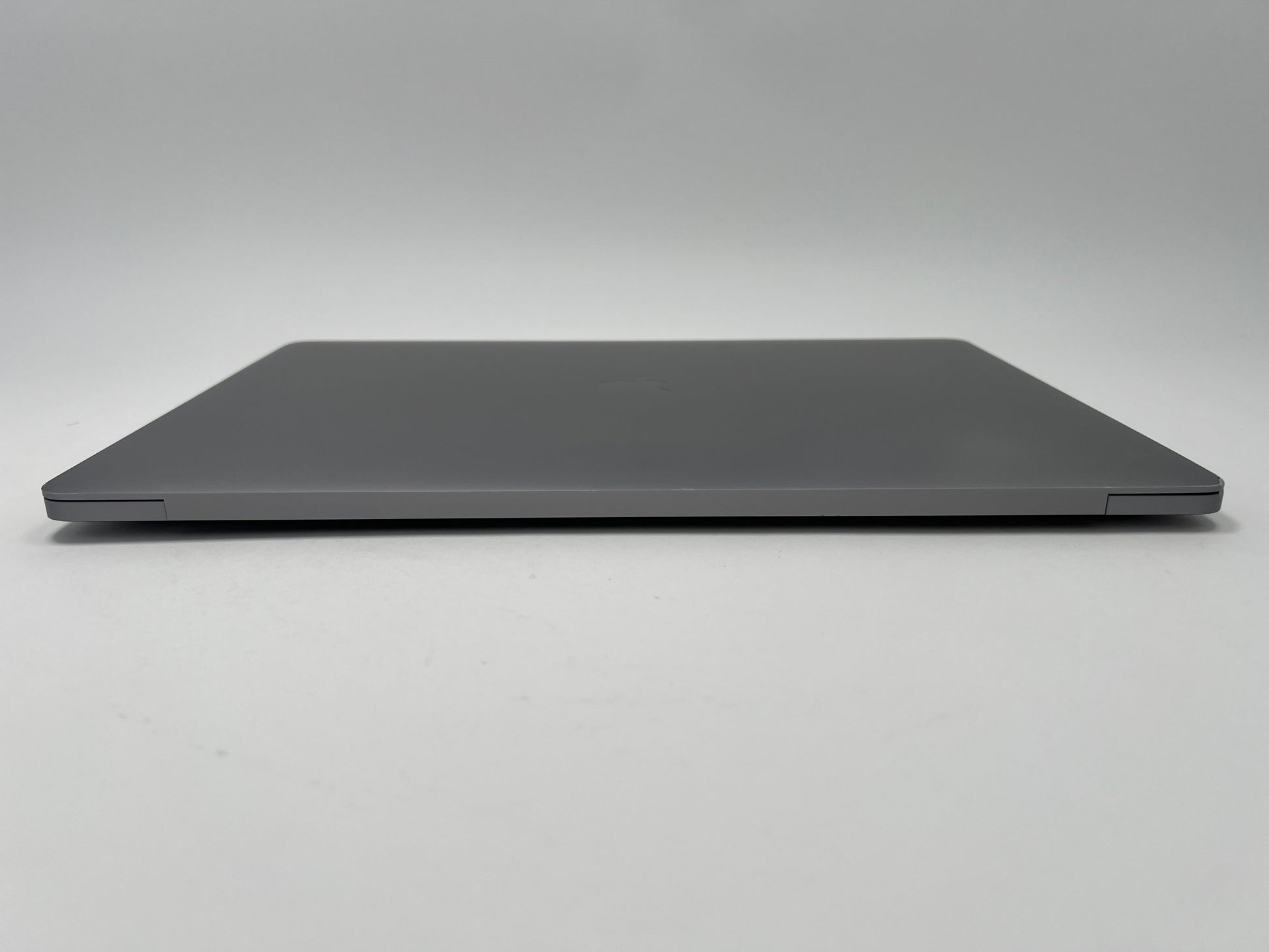 MacBook Pro (2019) 16-inch – Intel Core i9 2.4GHz • Radeon Pro 5300M – 16GB RAM 512GB SSD – Read