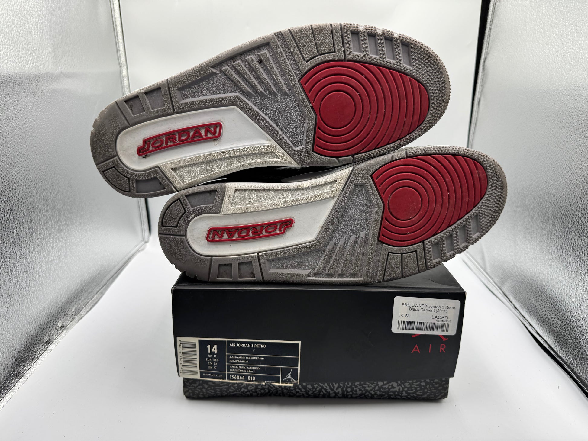 PRE OWNED Jordan 3 Retro Black Cement (2011)