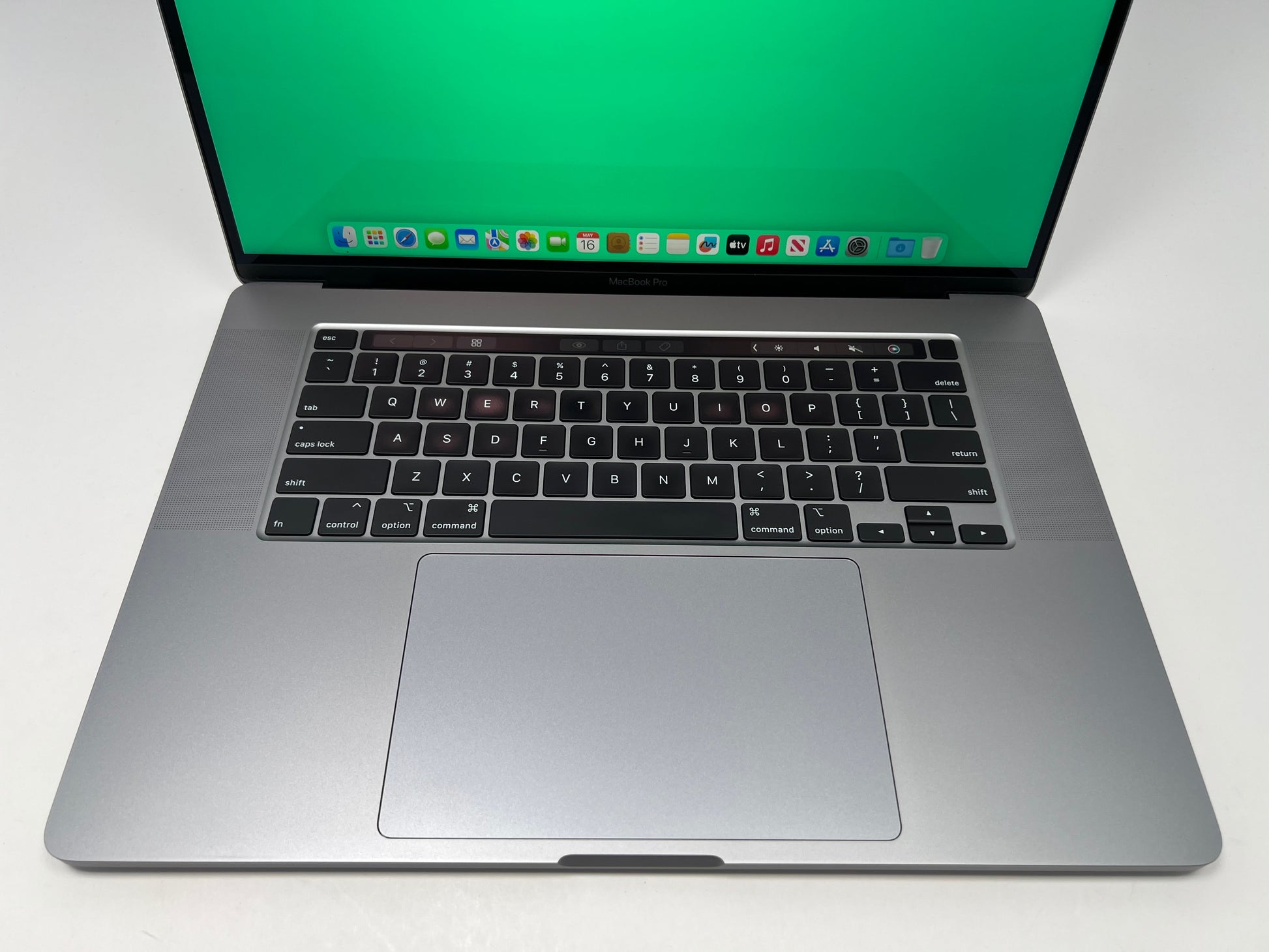 MacBook Pro (2019) 16-inch – Intel Core i9 2.4GHz • AMD 5500M 8GB – 32GB RAM 2TB SSD – 52 Cycles (Read)