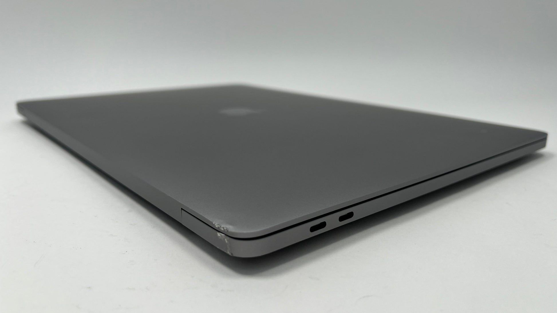 MacBook Pro (2019) 16-inch – Intel Core i9 2.4GHz • Radeon Pro 5500M 8GB – 64GB RAM 4TB SSD – Read