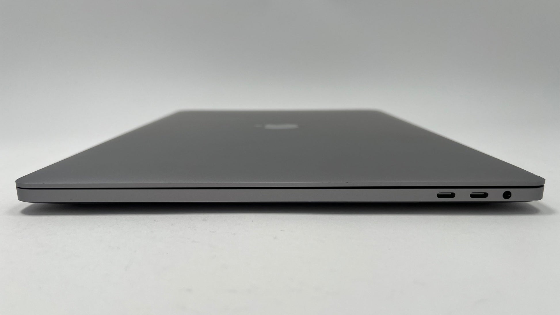 MacBook Pro (2019) 16-inch – Intel Core i9 2.4GHz • Radeon Pro 5500M 8GB – 64GB RAM 4TB SSD – Read