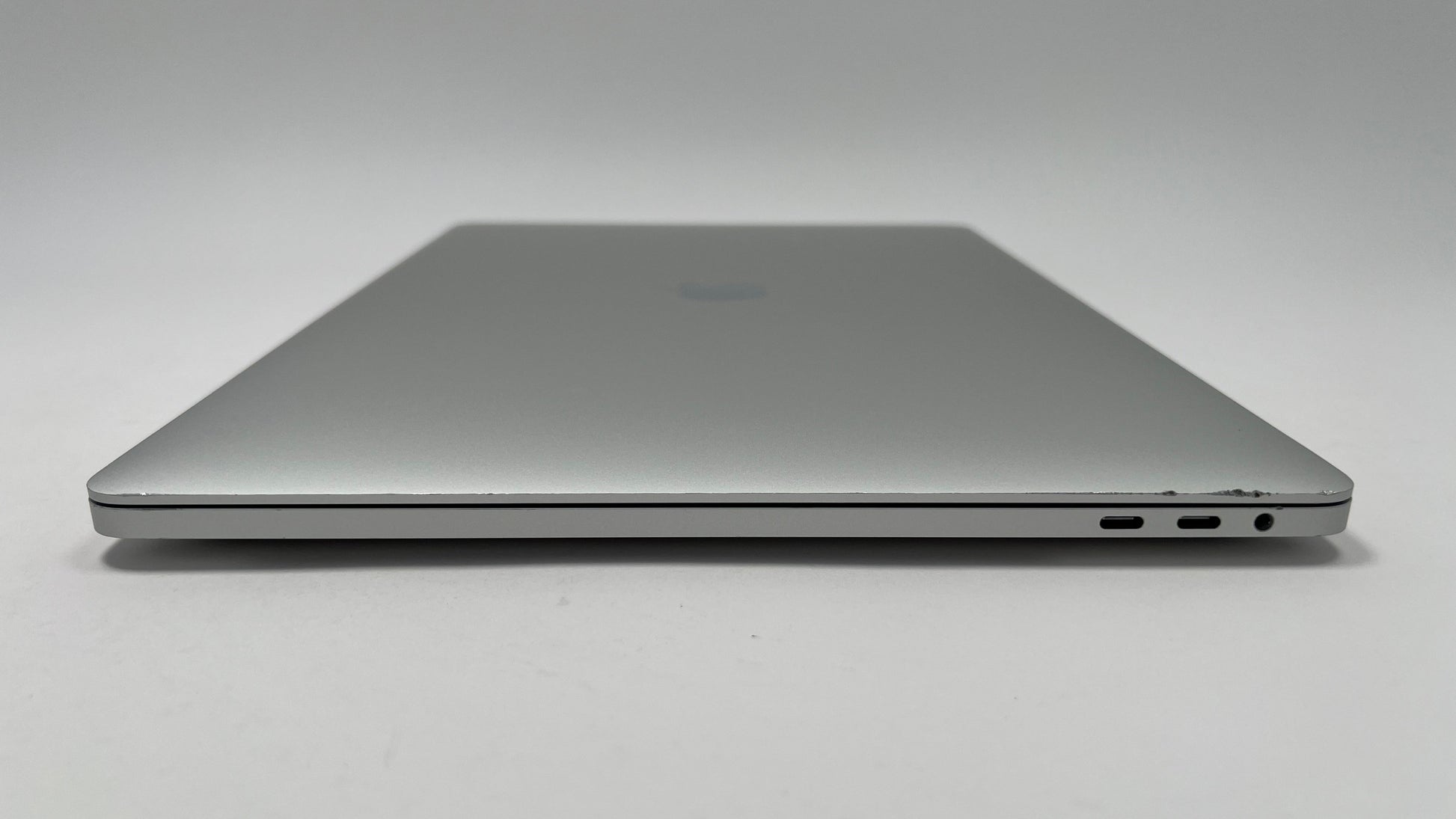 MacBook Pro (2019) 16-inch – Intel Core i9 2.4GHz • Radeon Pro 5500M 8GB – 64GB RAM 4TB SSD – Read