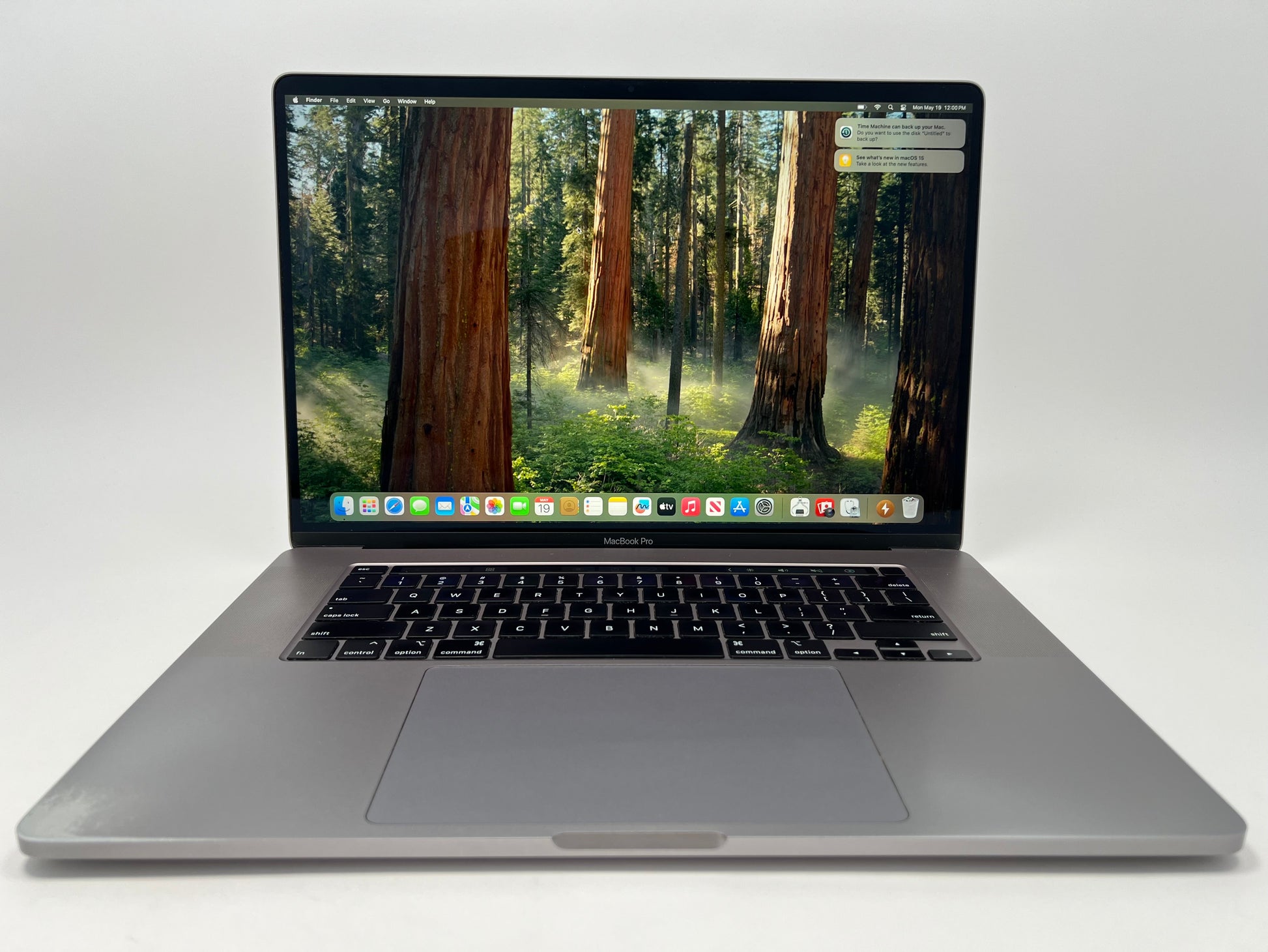 MacBook Pro (2019) 16-inch – Intel Core i9 2.4GHz • 5500M – 32GB RAM 8TB SSD - 66 Cycles (Read)