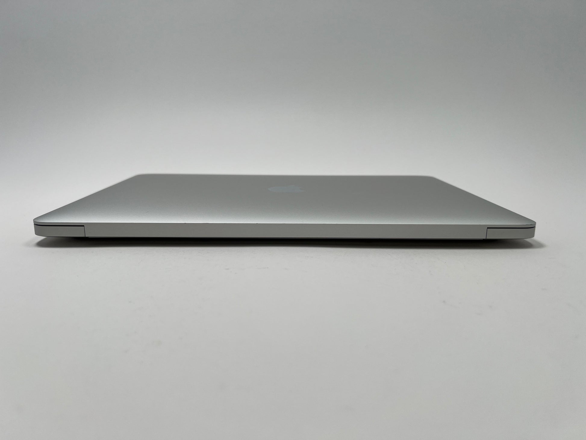 MacBook Air (2020) 13-inch – Intel Core i5 1.1GHz – 8GB RAM 256GB SSD – 67 Cycles (Read)