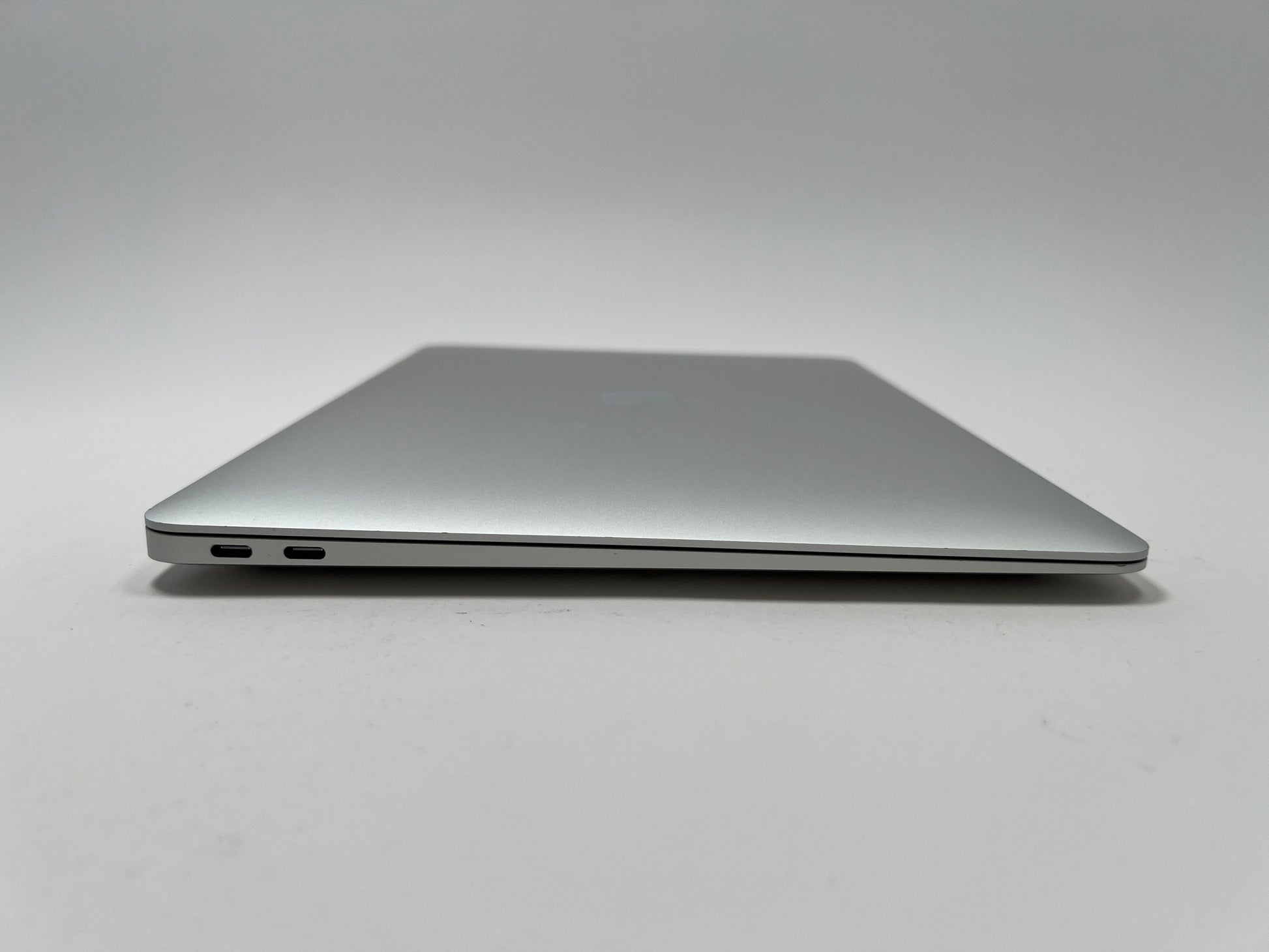 MacBook Air (2020) 13-inch – Intel Core i5 1.1GHz – 8GB RAM 256GB SSD – 67 Cycles (Read)