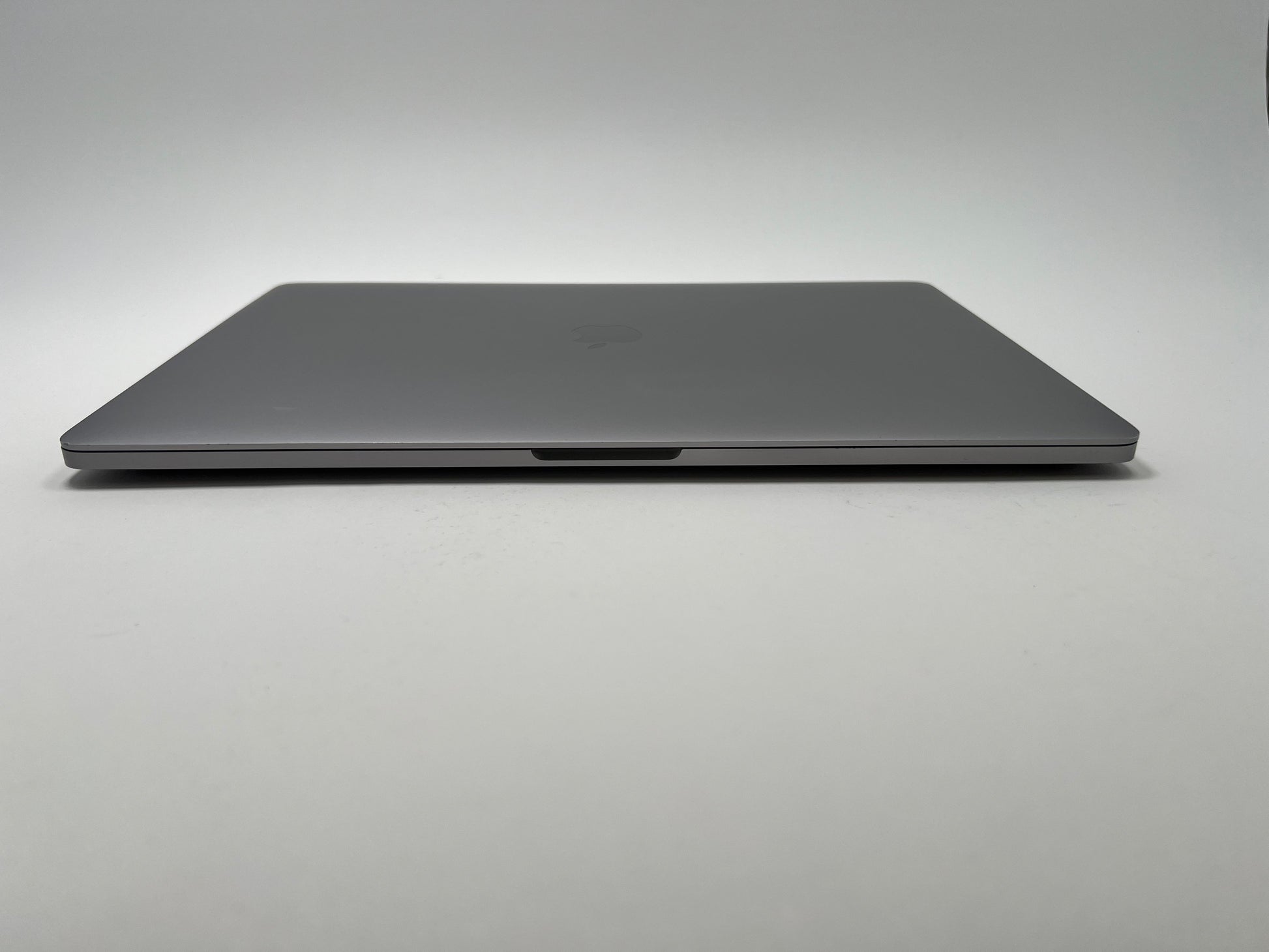 MacBook Pro (2019) 16-inch – Intel Core i9 2.4GHz • Radeon Pro 5300M – 32GB RAM 2TB SSD – Read
