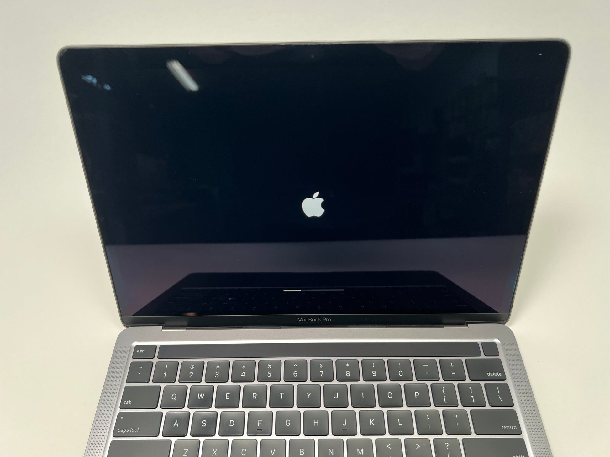 MacBook Pro (2020) 13-inch – Intel Core i5 1.4GHz – 8GB RAM 256GB SSD – Read