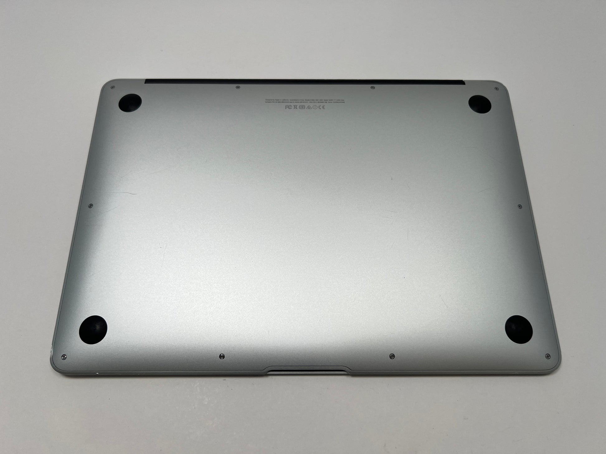 MacBook Air (2015) 13-inch – Intel Core i5 1.6GHz – 4GB RAM 128 SSD