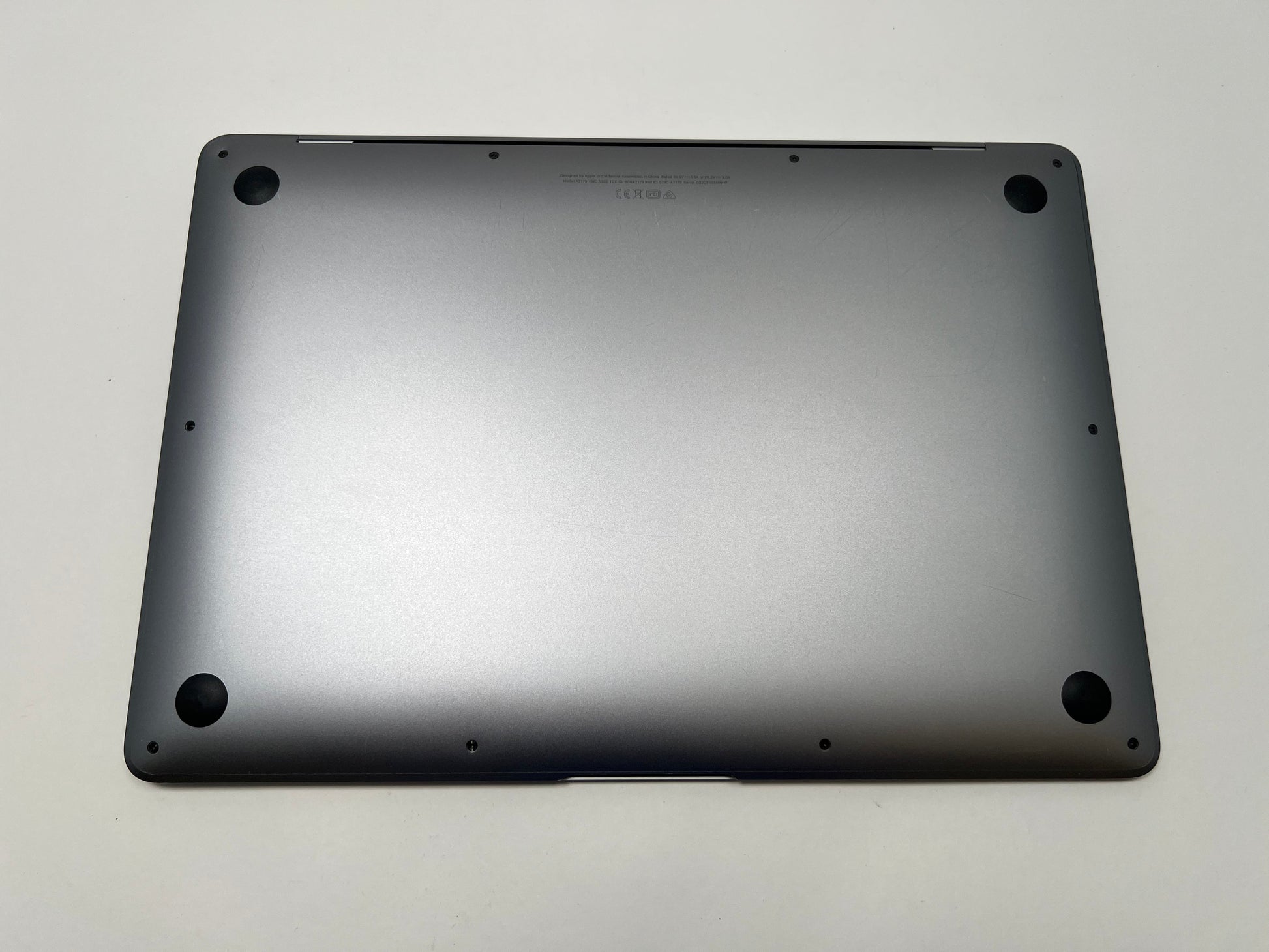MacBook Air (2020) 13-inch – Intel Core i3 1.1GHz – 8GB RAM 256GB SSD