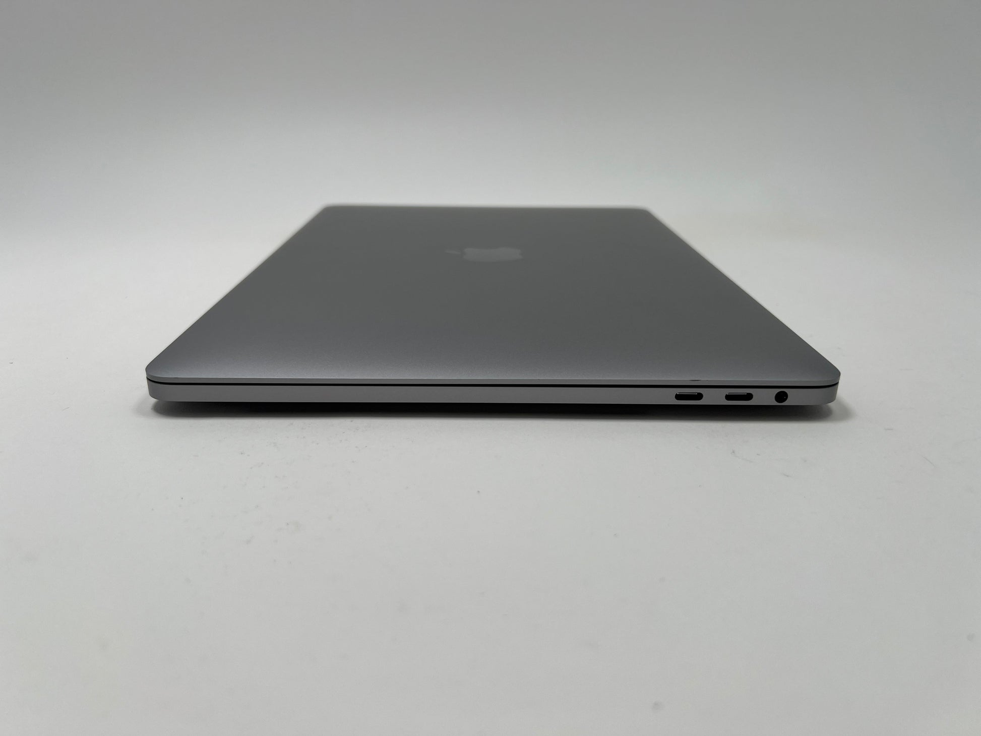 MacBook Pro (2019) 13-inch – Intel Core i7 2.8GHz – 16GB RAM 512GB SSD – 44 Cycles
