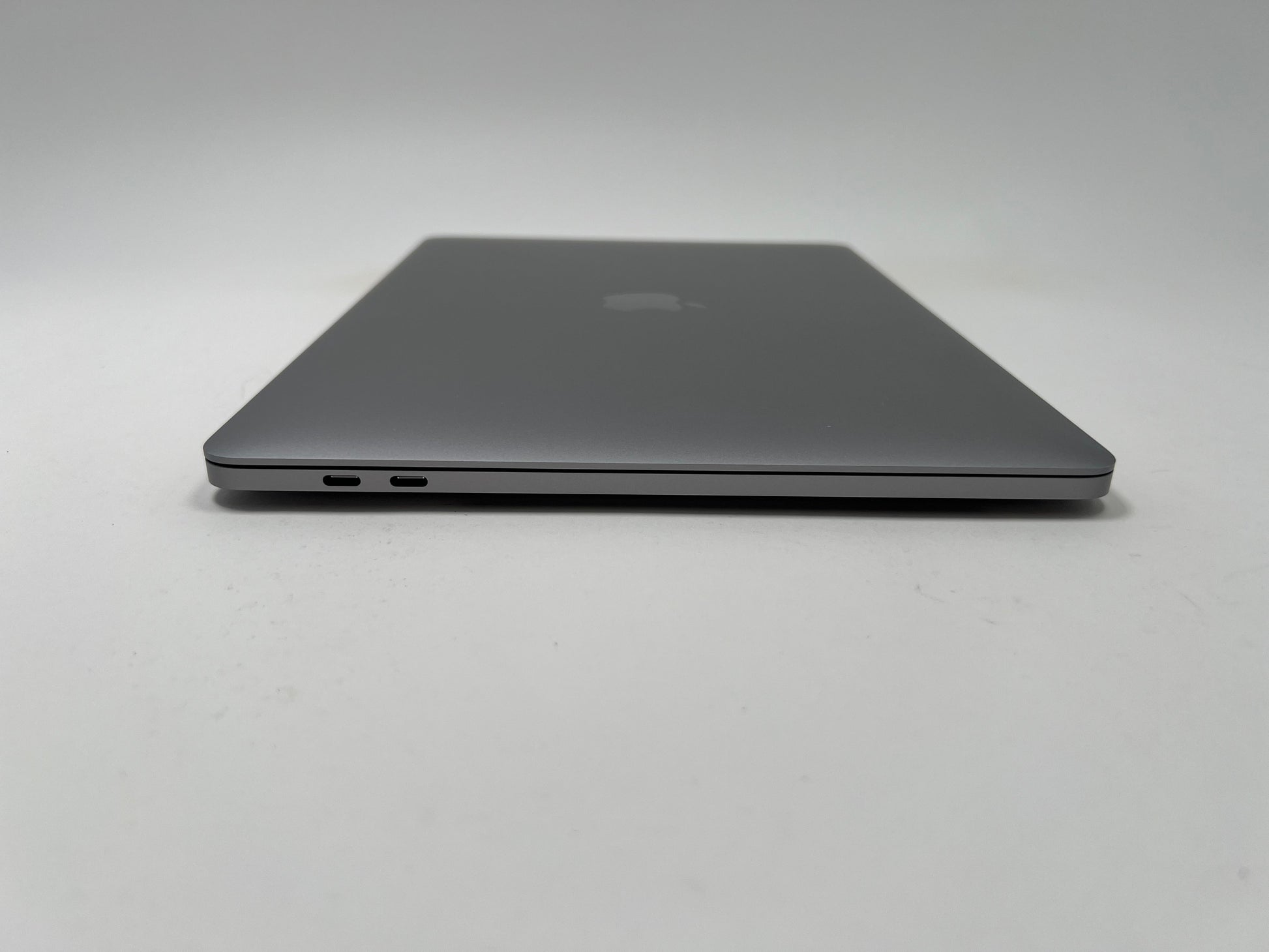 MacBook Pro (2019) 13-inch – Intel Core i7 2.8GHz – 16GB RAM 512GB SSD – 44 Cycles
