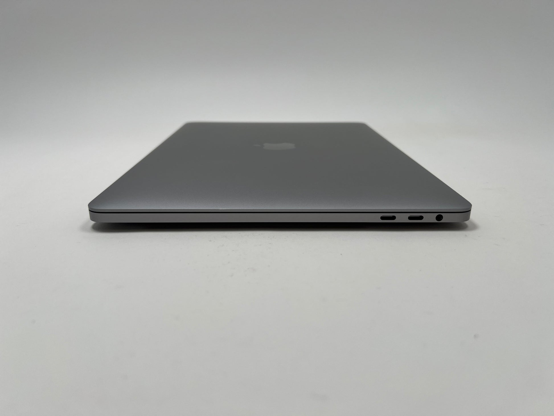 MacBook Pro (2019) 13-inch – Intel Core i7 2.8GHz – 16GB RAM 1TB SSD