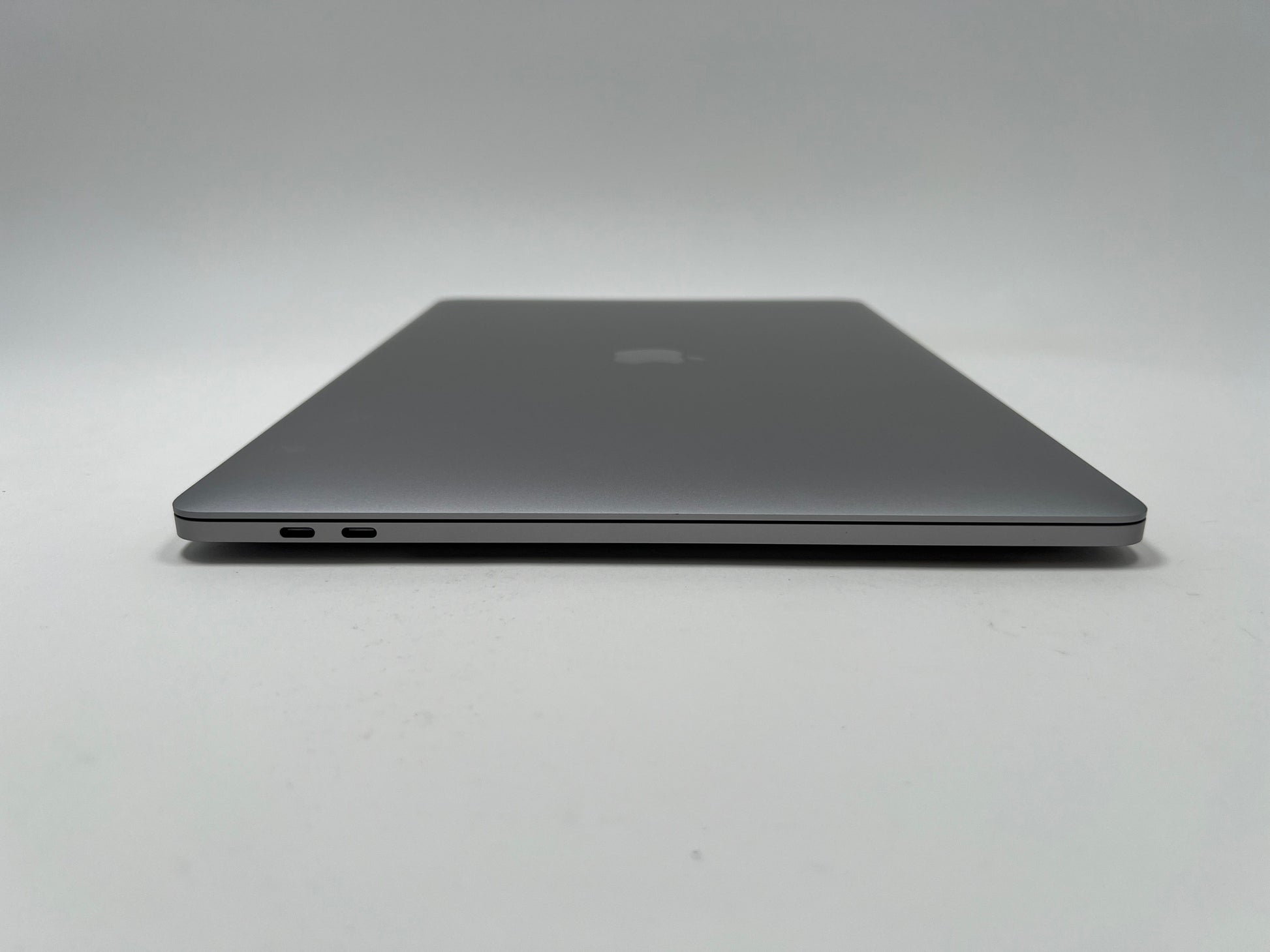 MacBook Pro (2017) 15-inch – Intel Core i7 3.1GHz – 16GB RAM 512GB SSD – Radeon Pro 560