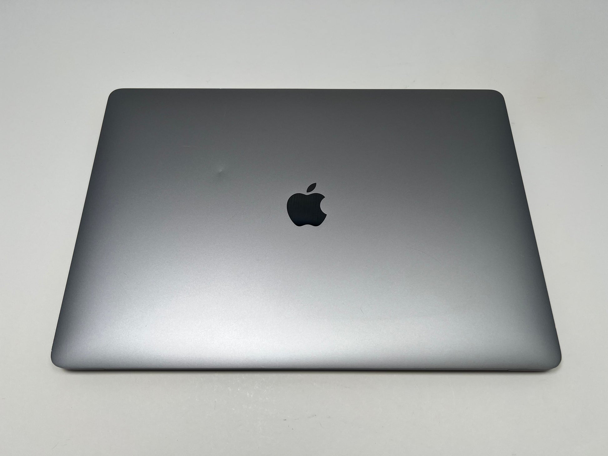 MacBook Pro (2017) 15-inch – Intel Core i7 3.1GHz – 16GB RAM 1TB SSD – Radeon Pro 560