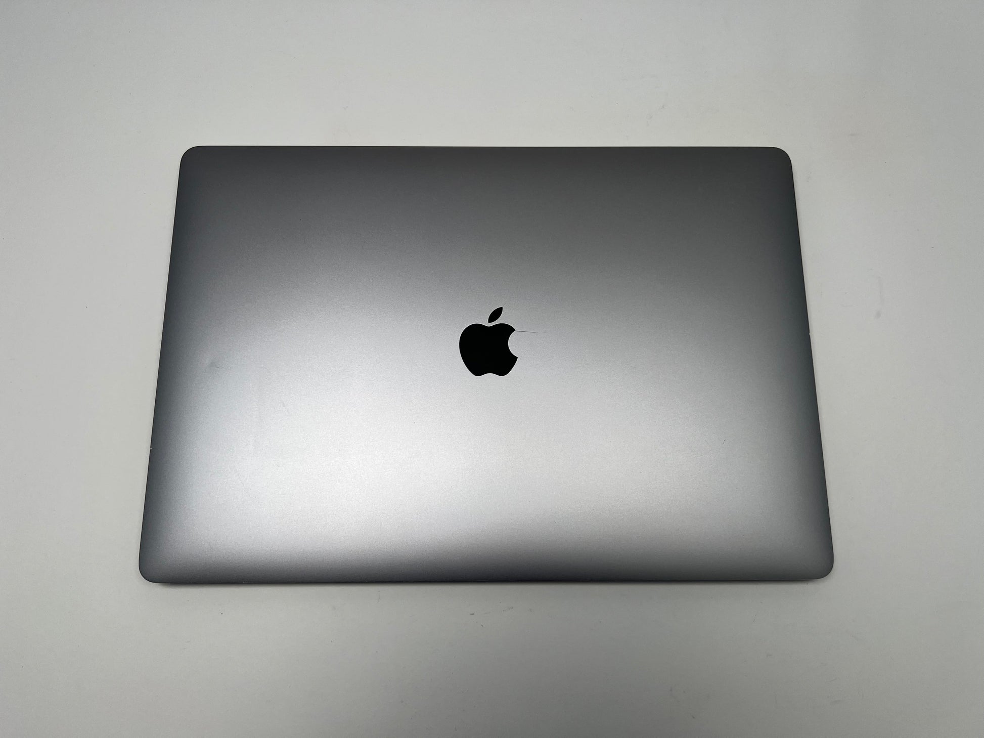 MacBook Pro (2018) 15-inch – Intel Core i7 2.6GHz – 32GB RAM 1TB SSD 560X • For Parts & Repair