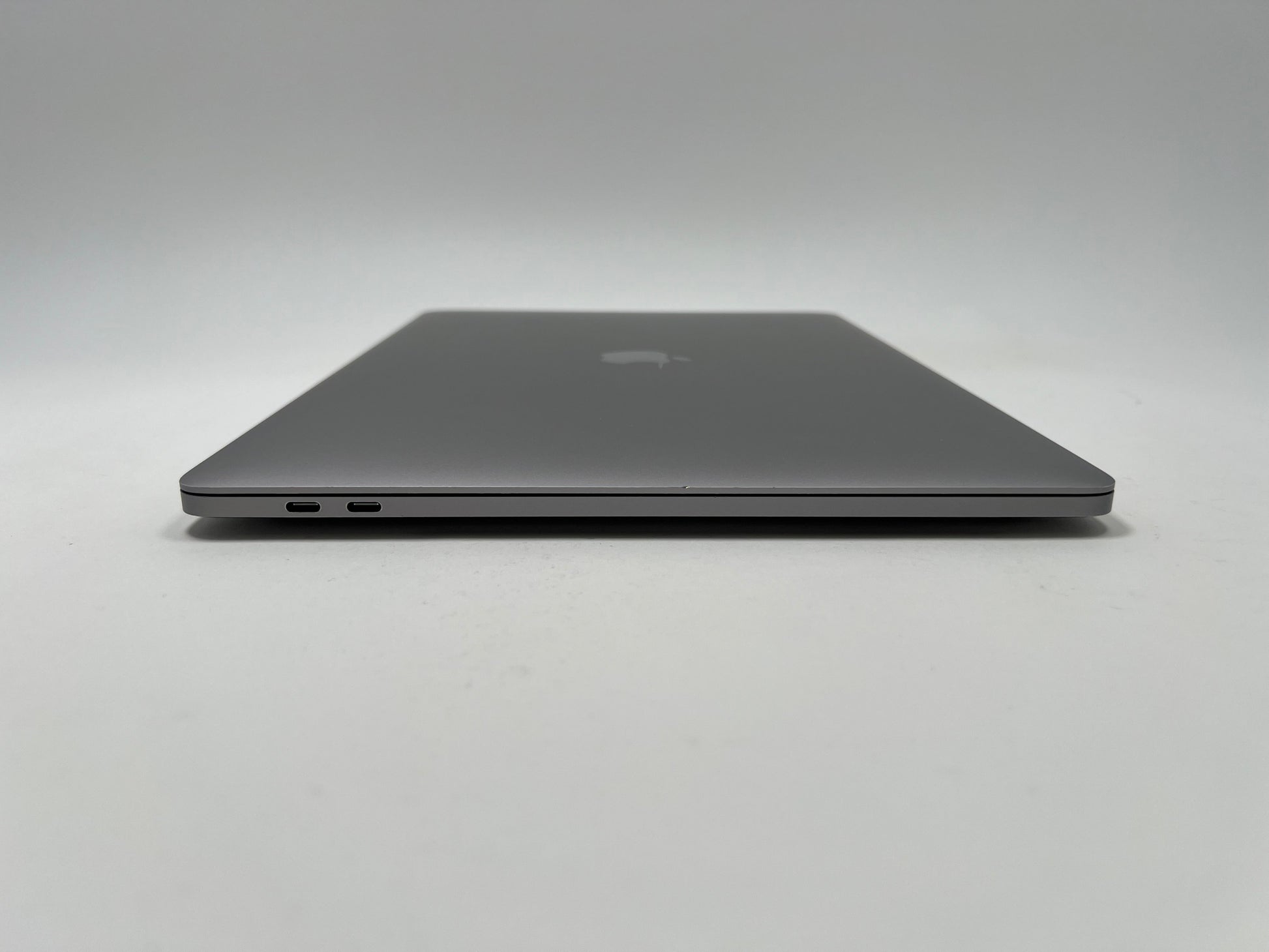 MacBook Pro (2018) 15-inch – Intel Core i7 2.6GHz – 32GB RAM 1TB SSD 560X • For Parts & Repair