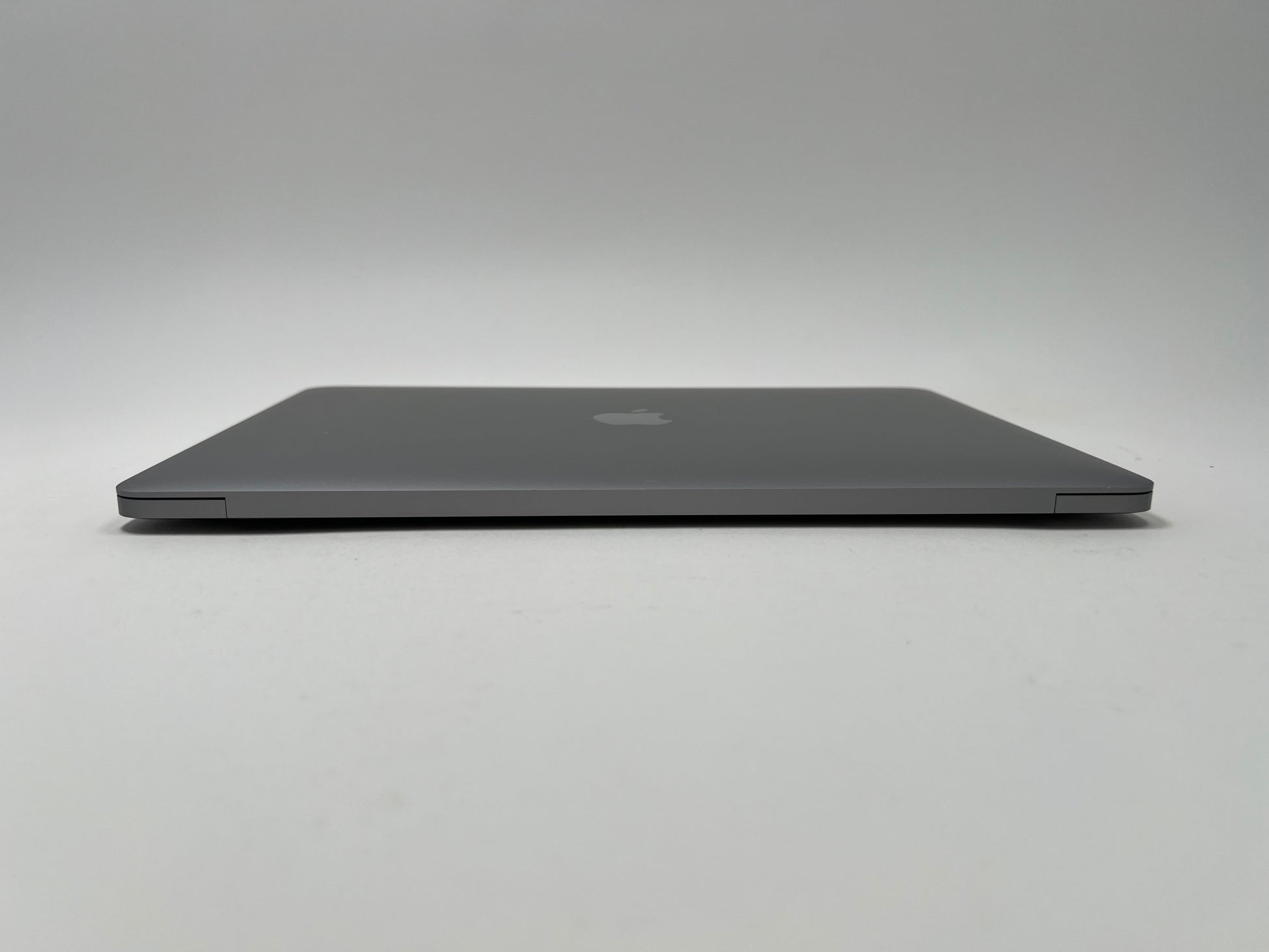 MacBook Pro (2017) 13-inch – Intel Core i7 3.5GHz – 16GB RAM 512GB SSD • 45 Battery Cycles