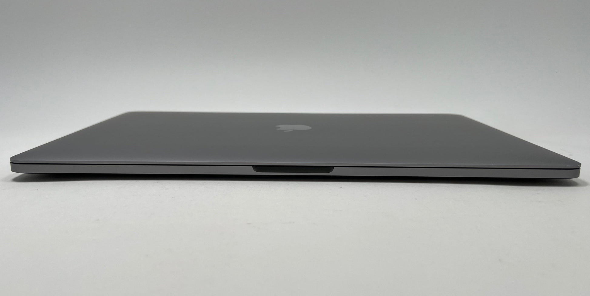 MacBook Pro (2018) 15-inch – Intel Core i7 2.6GHz – 32GB RAM 1TB SSD • Radeon Pro 560X