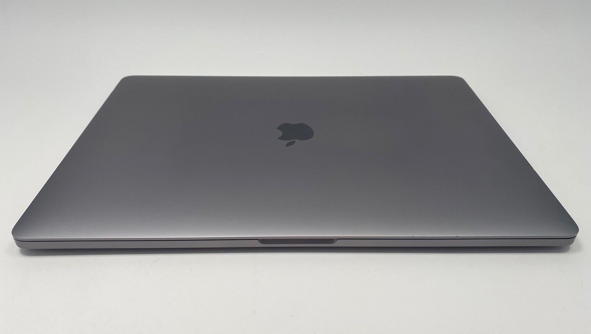 MacBook Pro (2019) 16-inch – Intel Core i9 2.3GHz • Radeon Pro 5500M – 32GB RAM 8TB SSD