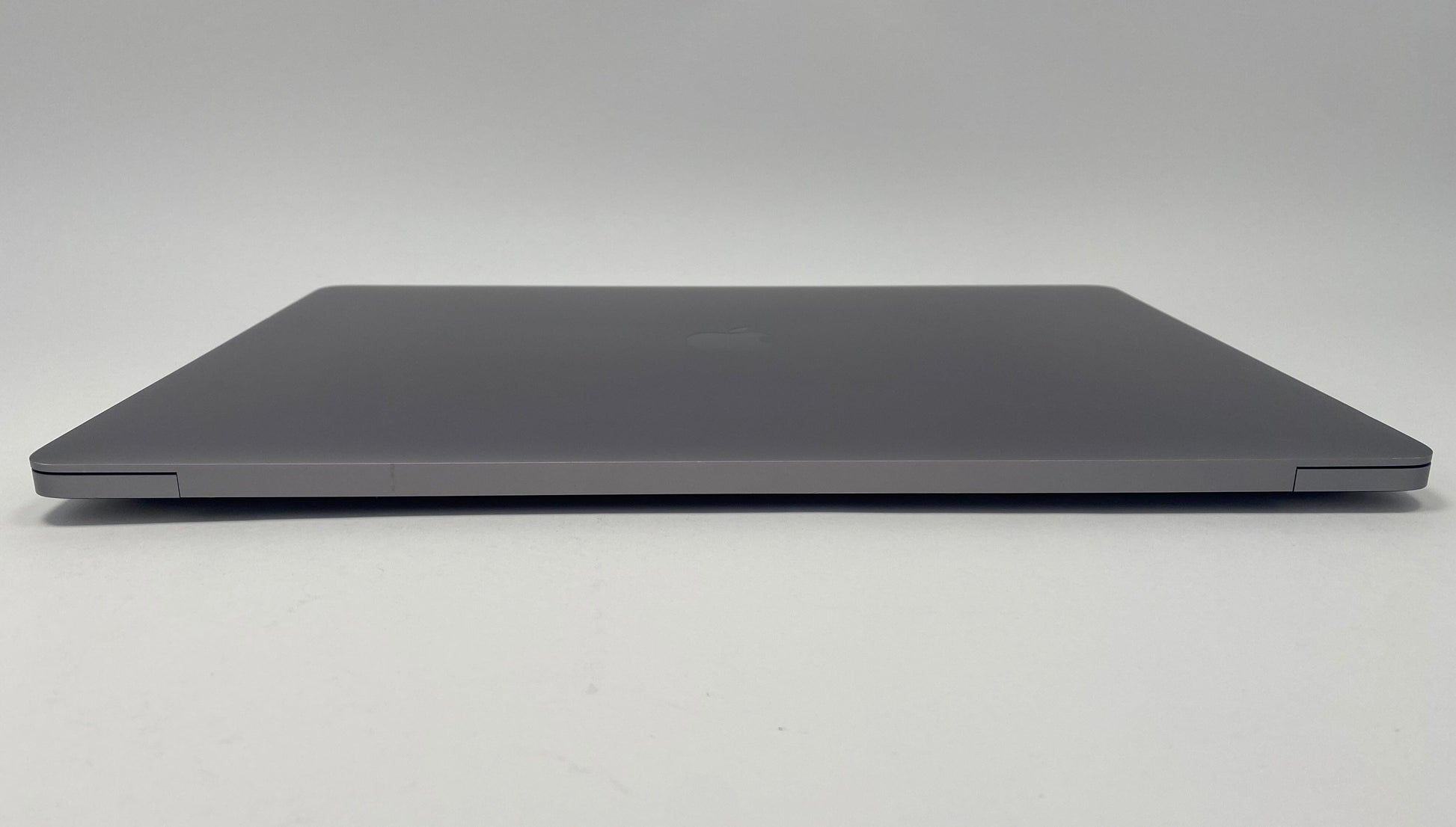 MacBook Pro (2019) 16-inch – Intel Core i9 2.3GHz • Radeon Pro 5500M – 32GB RAM 8TB SSD