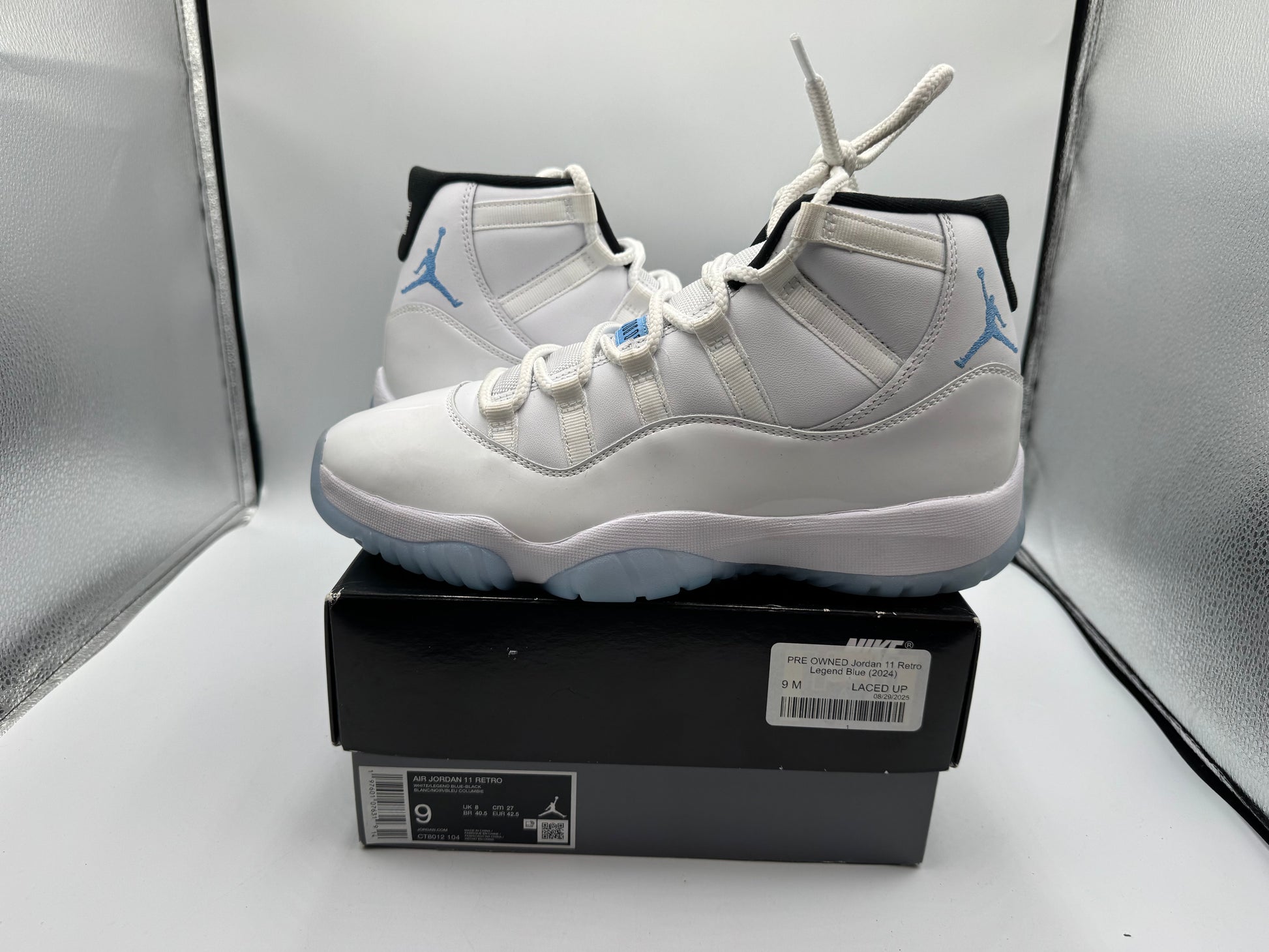 PRE OWNED Jordan 11 Retro Legend Blue (2024)
