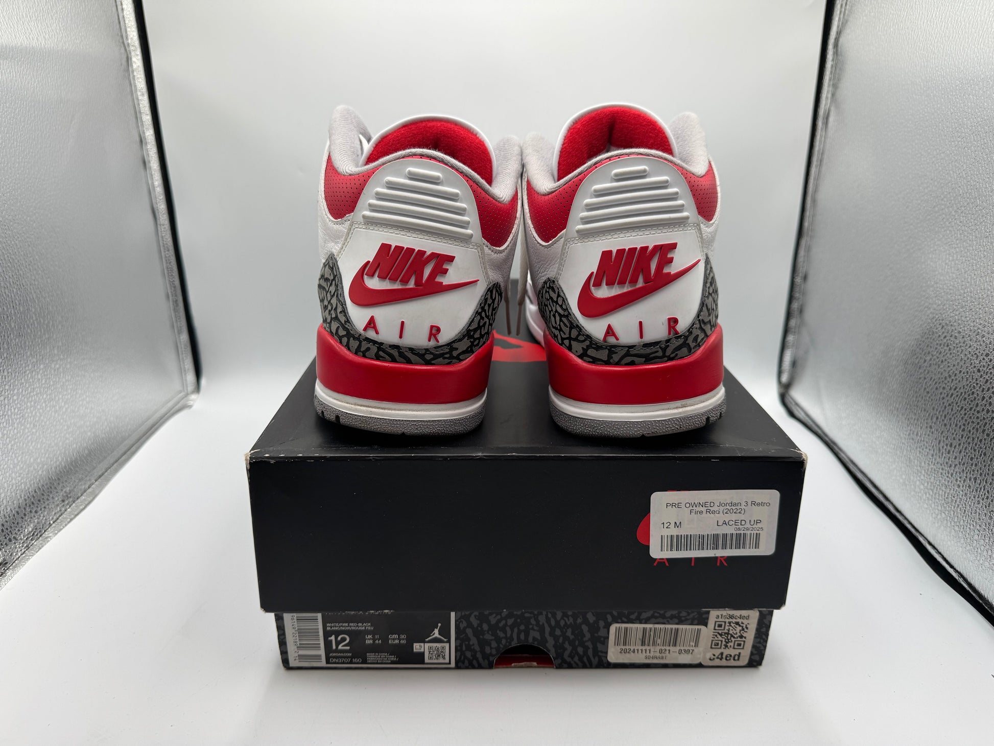 PRE OWNED Jordan 3 Retro Fire Red (2022)