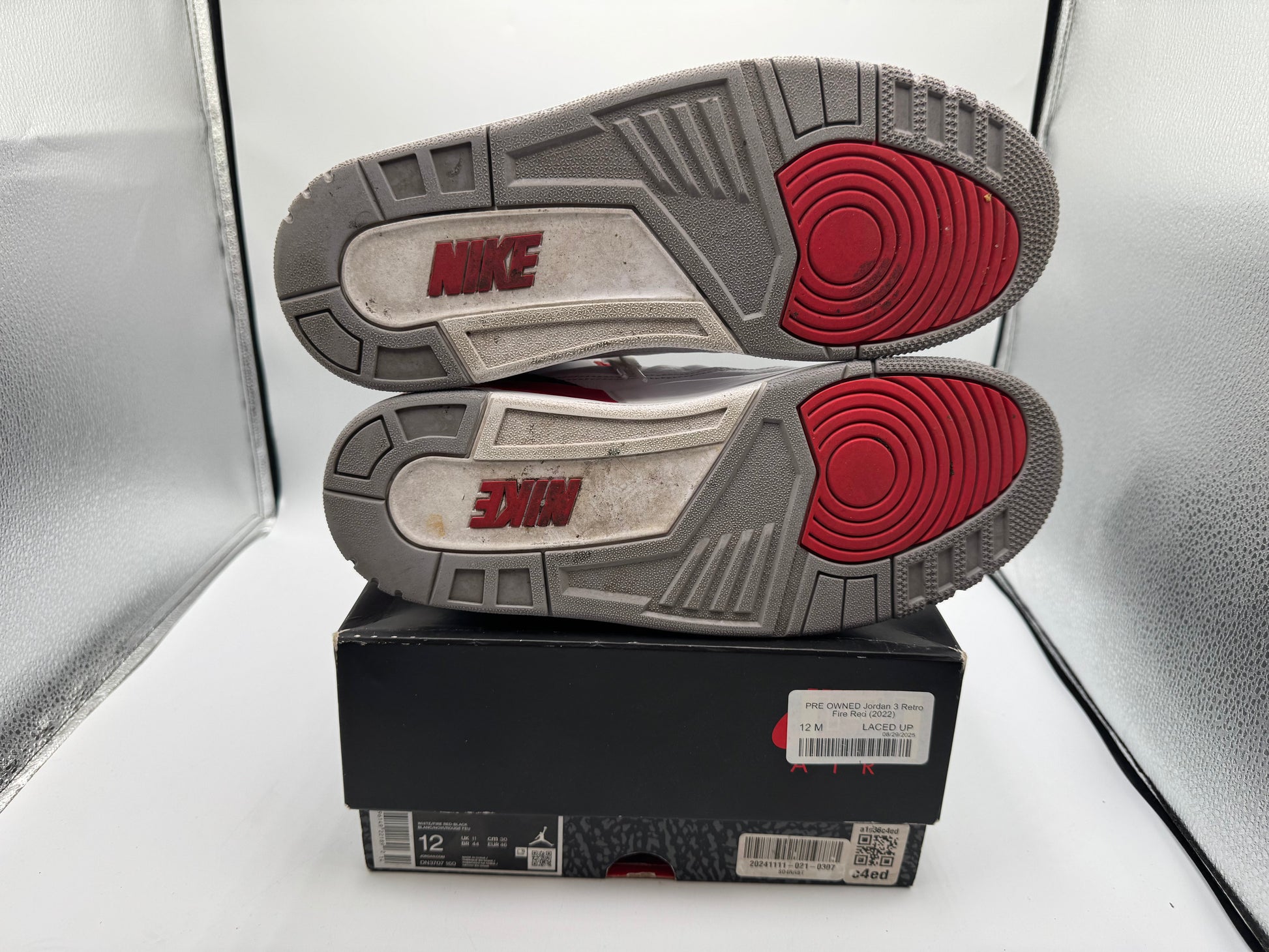 PRE OWNED Jordan 3 Retro Fire Red (2022)