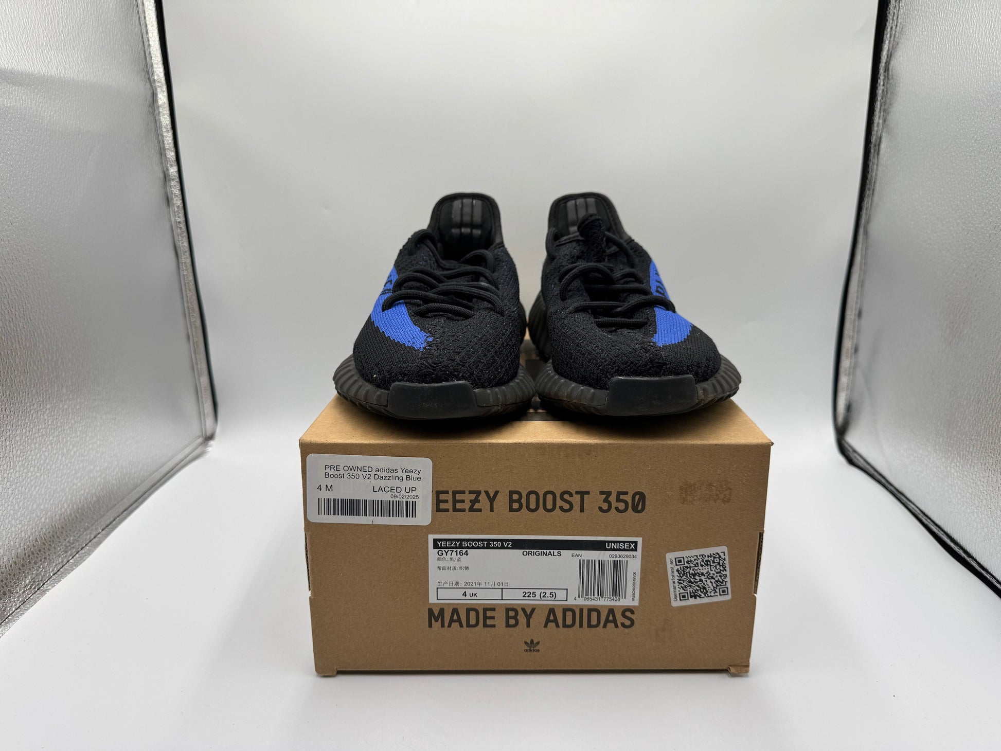 PRE OWNED adidas Yeezy Boost 350 V2 Dazzling Blue