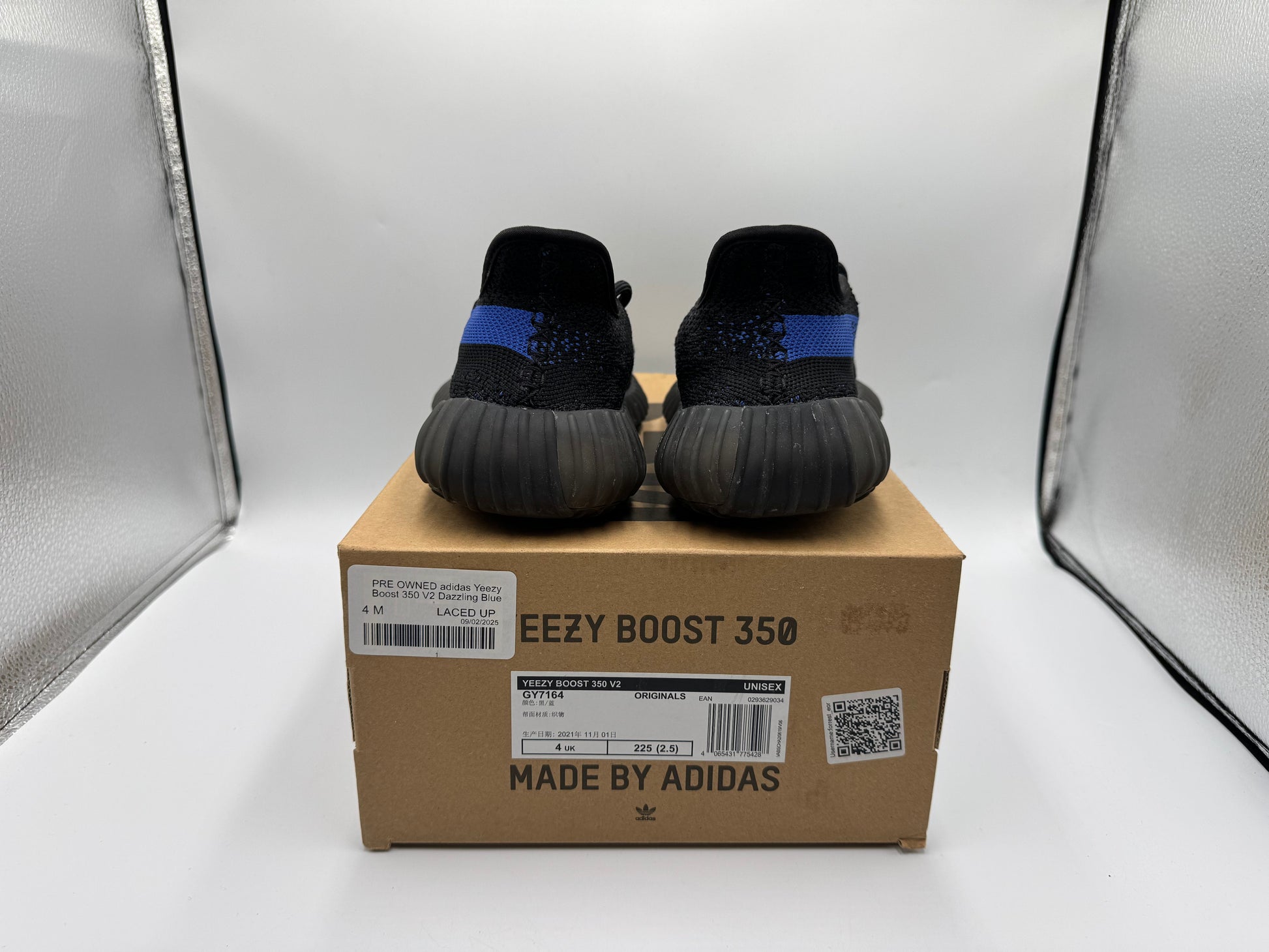 PRE OWNED adidas Yeezy Boost 350 V2 Dazzling Blue