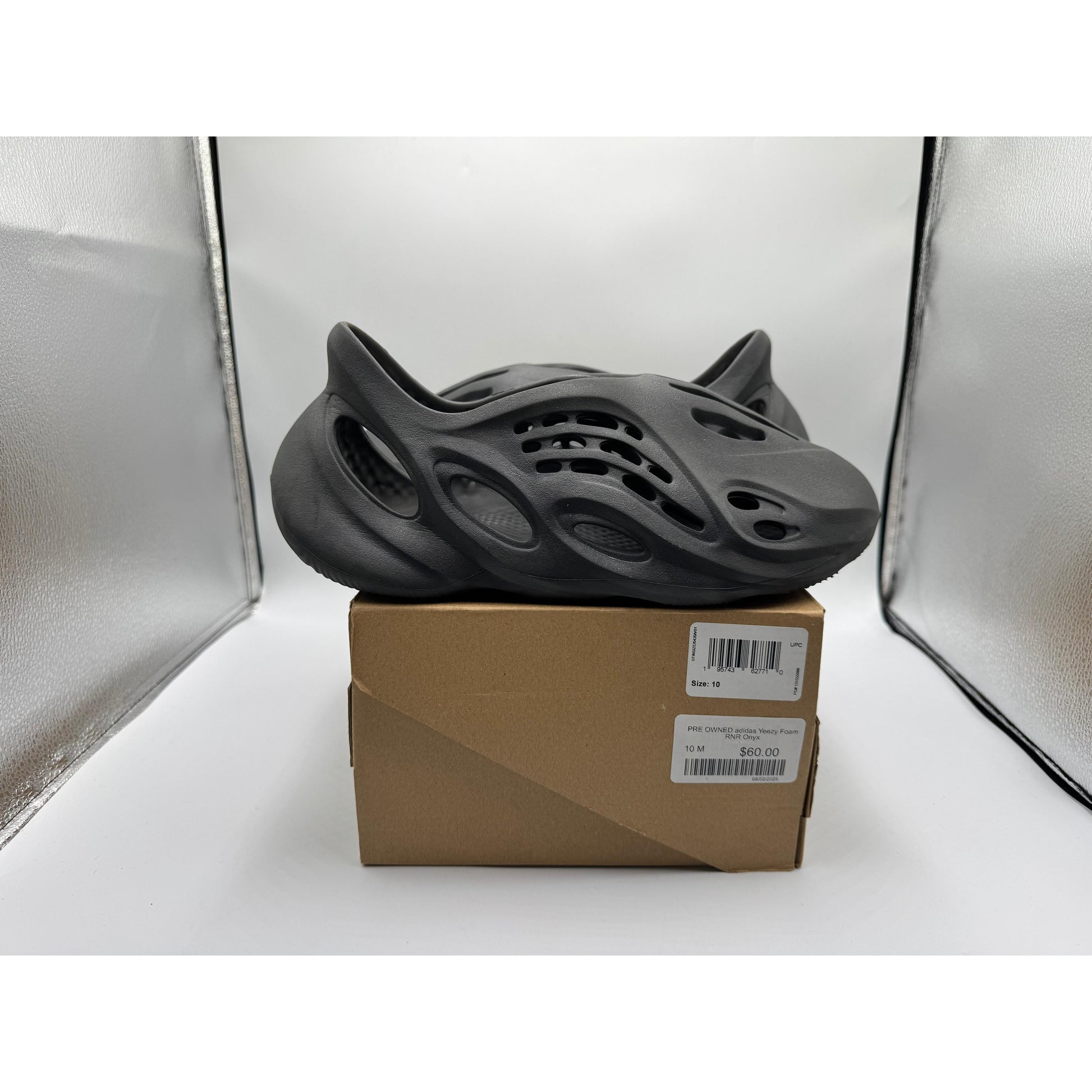 PRE OWNED adidas Yeezy Foam RNR Onyx