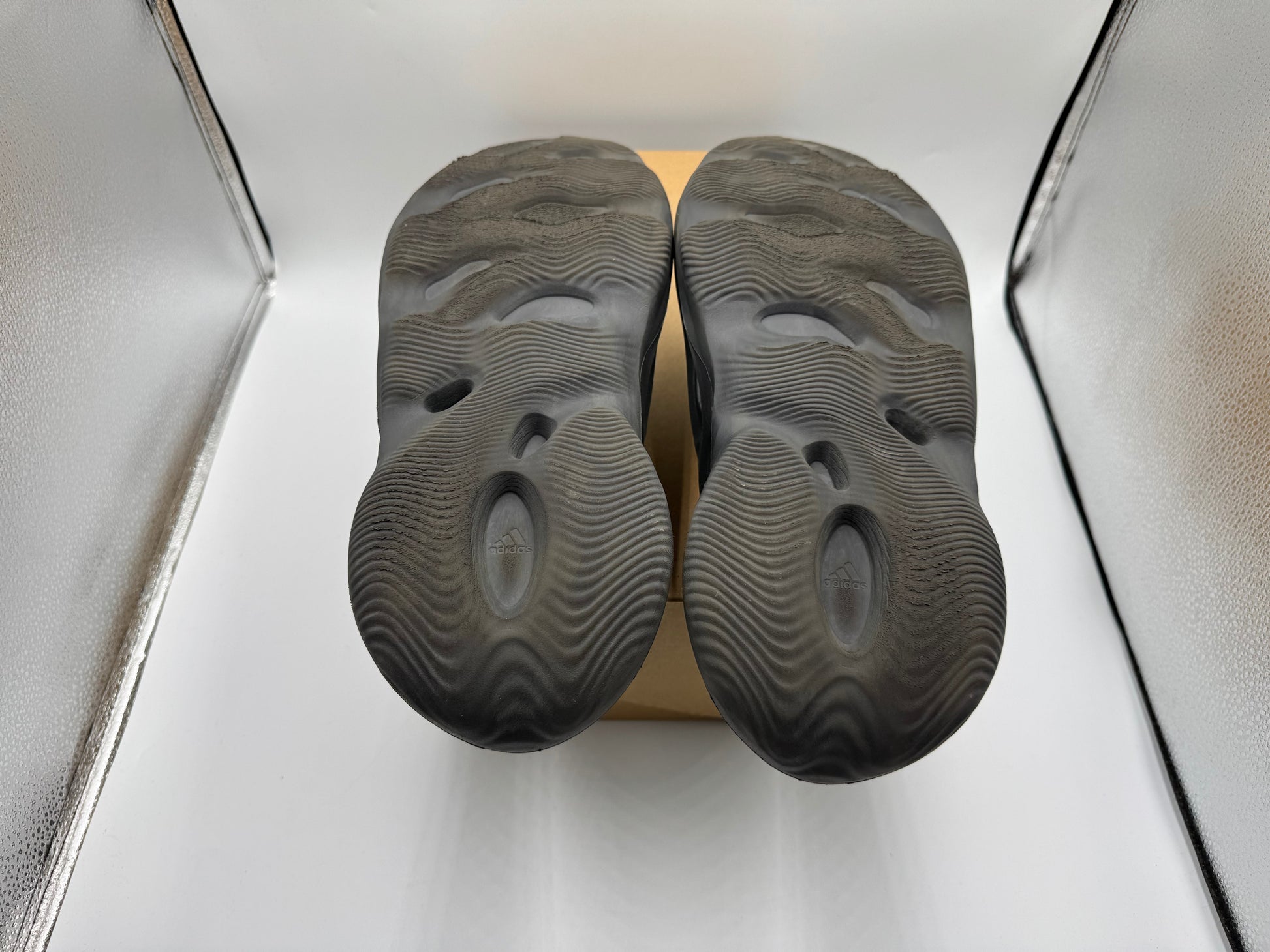 PRE OWNED adidas Yeezy Foam RNR Onyx