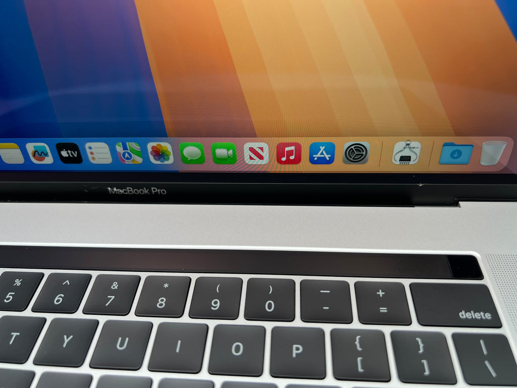 MacBook Pro (2019) 15-inch – Intel Core i9 2.3GHz • Radeon Pro 560X – 16GB RAM 512GB SSD – Read
