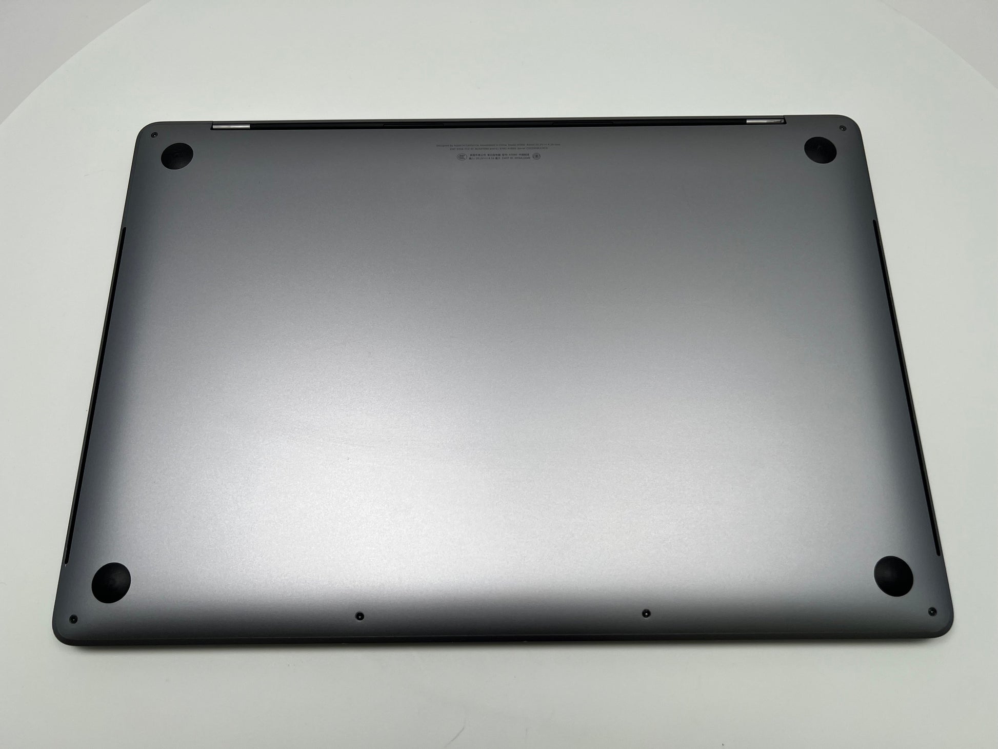 MacBook Pro (2019) 15-inch – Intel Core i9 2.3GHz • Radeon Pro 560X – 16GB RAM 512GB SSD – For Parts & Repair