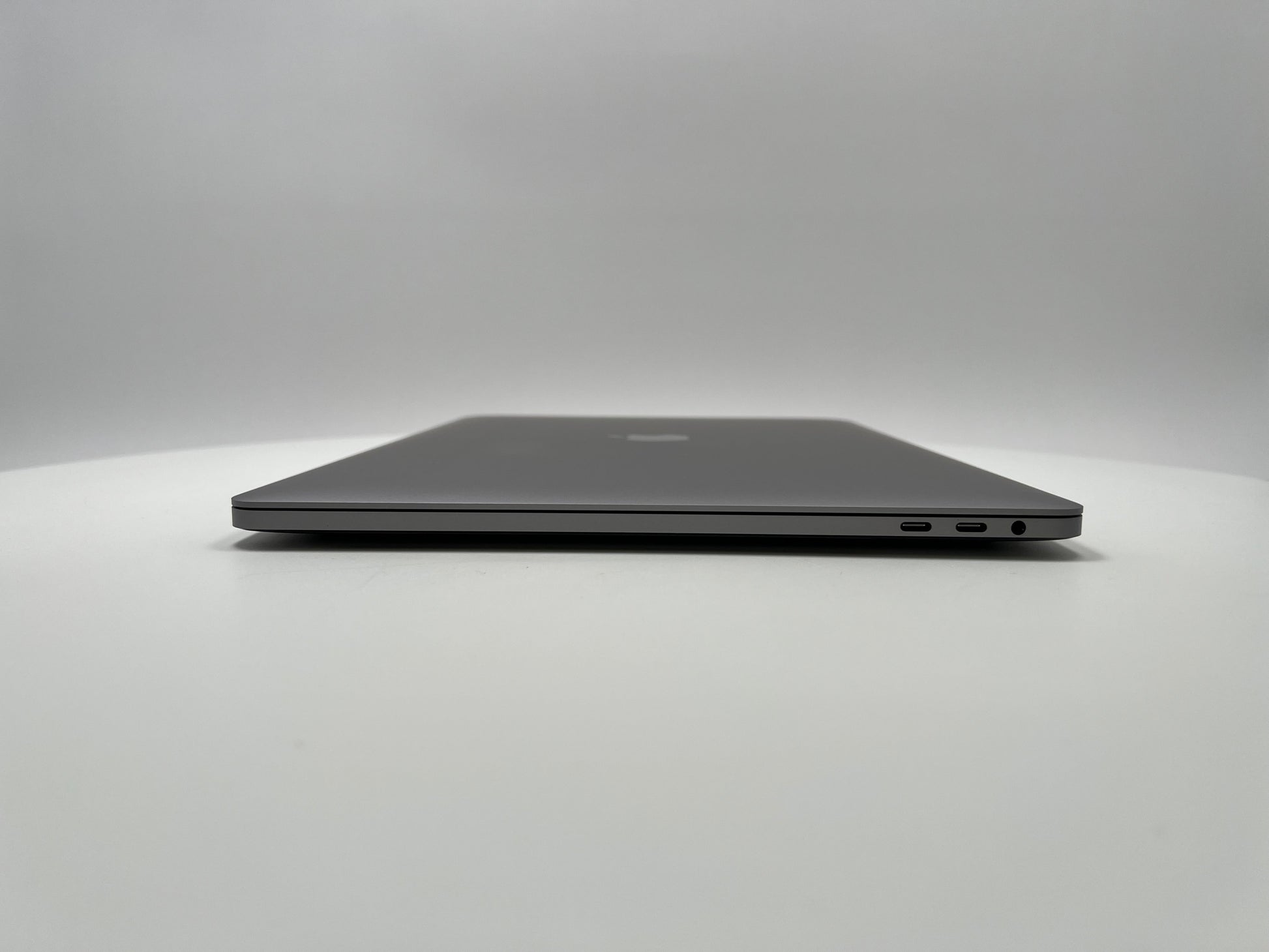 MacBook Pro (2019) 15-inch – Intel Core i9 2.3GHz • Radeon Pro 560X – 16GB RAM 512GB SSD – For Parts & Repair