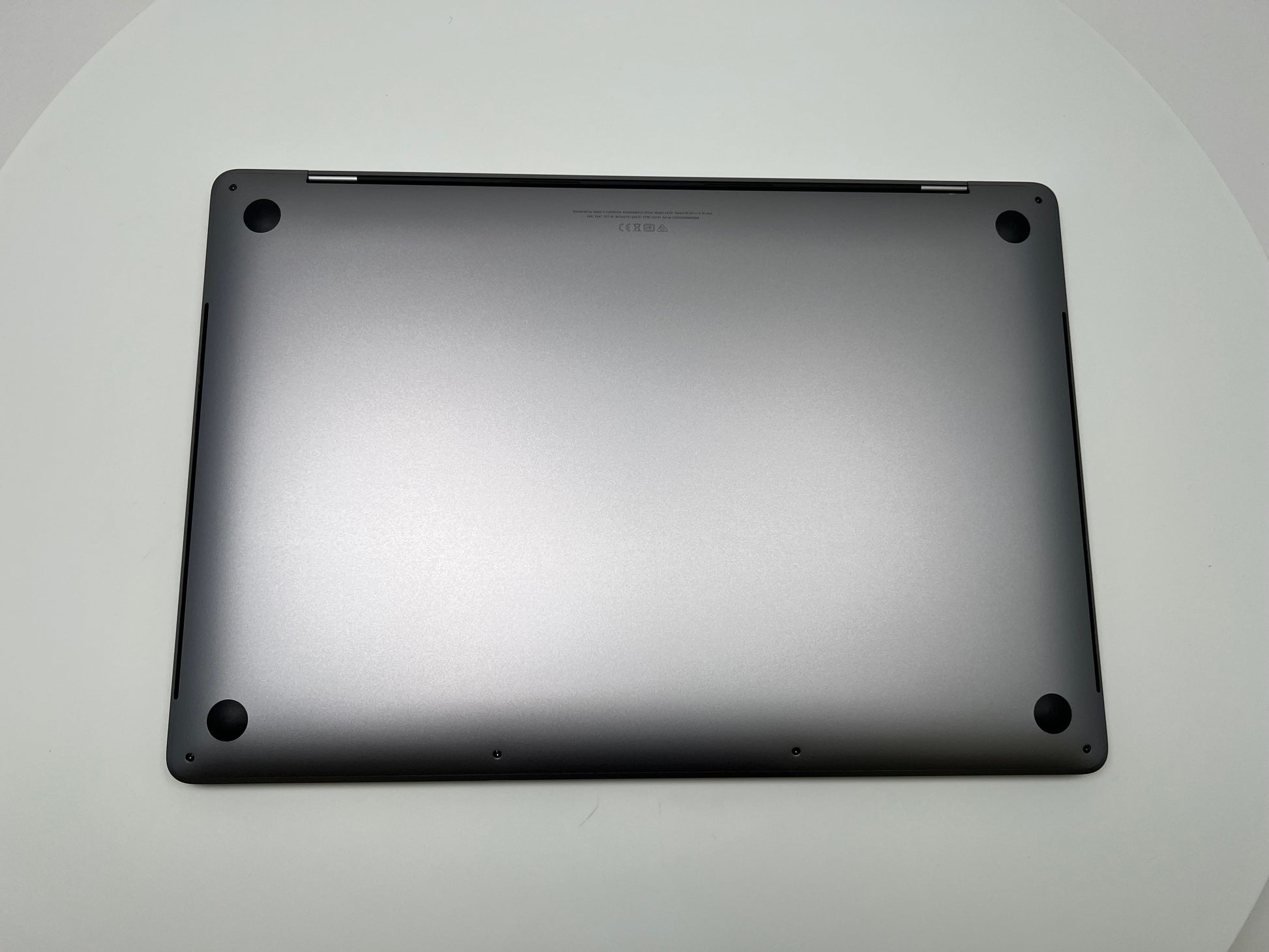 MacBook Pro (2019) 16-inch – Intel Core i7 2.6GHz • Radeon Pro 5300M – 16GB RAM 512GB SSD – 99% BH (Read)