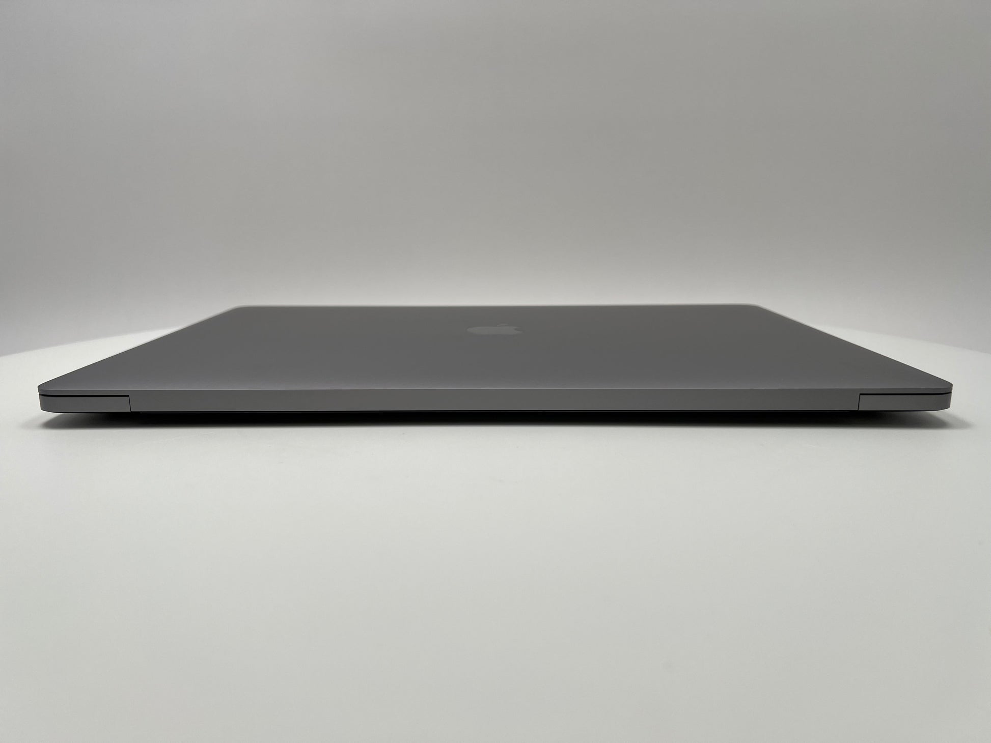 MacBook Pro (2019) 16-inch – Intel Core i7 2.6GHz • Radeon Pro 5300M – 16GB RAM 512GB SSD – 99% BH (Read)
