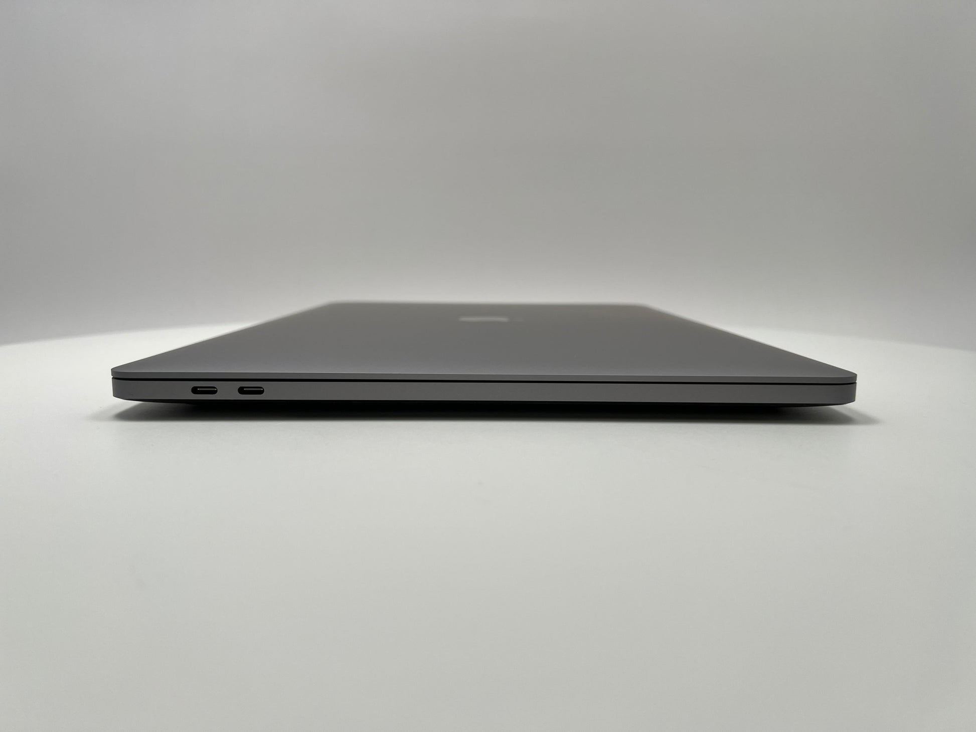 MacBook Pro (2019) 16-inch – Intel Core i7 2.6GHz • Radeon Pro 5300M – 16GB RAM 512GB SSD – 99% BH (Read)