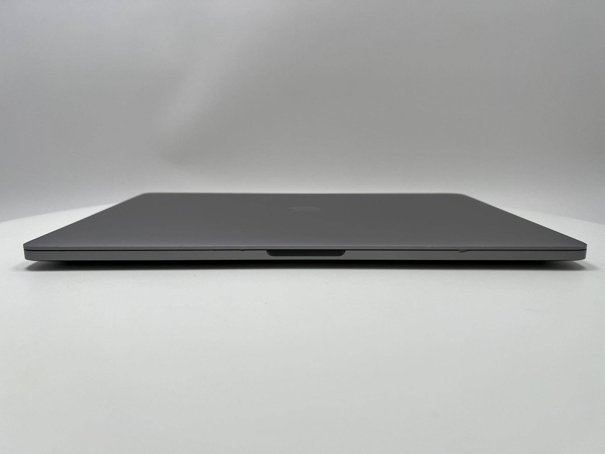 MacBook Pro (2019) 16-inch – Intel Core i9 2.4GHz • Radeon Pro 5500M – 32GB RAM 512GB SSD – Read