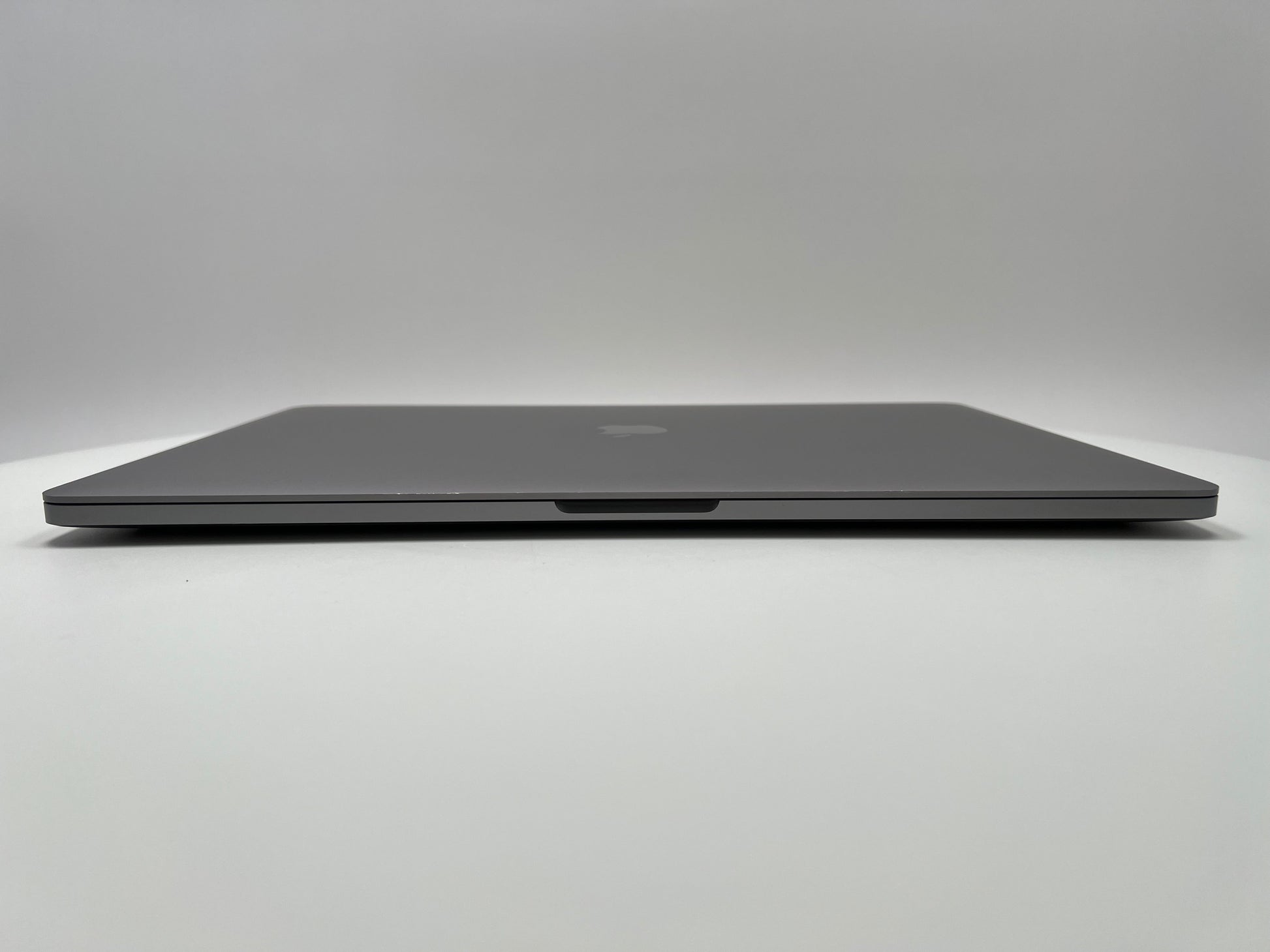 MacBook Pro (2019) 16-inch – Intel Core i9 2.4GHz • Radeon Pro 5300M – 16GB RAM 512GB SSD – Read