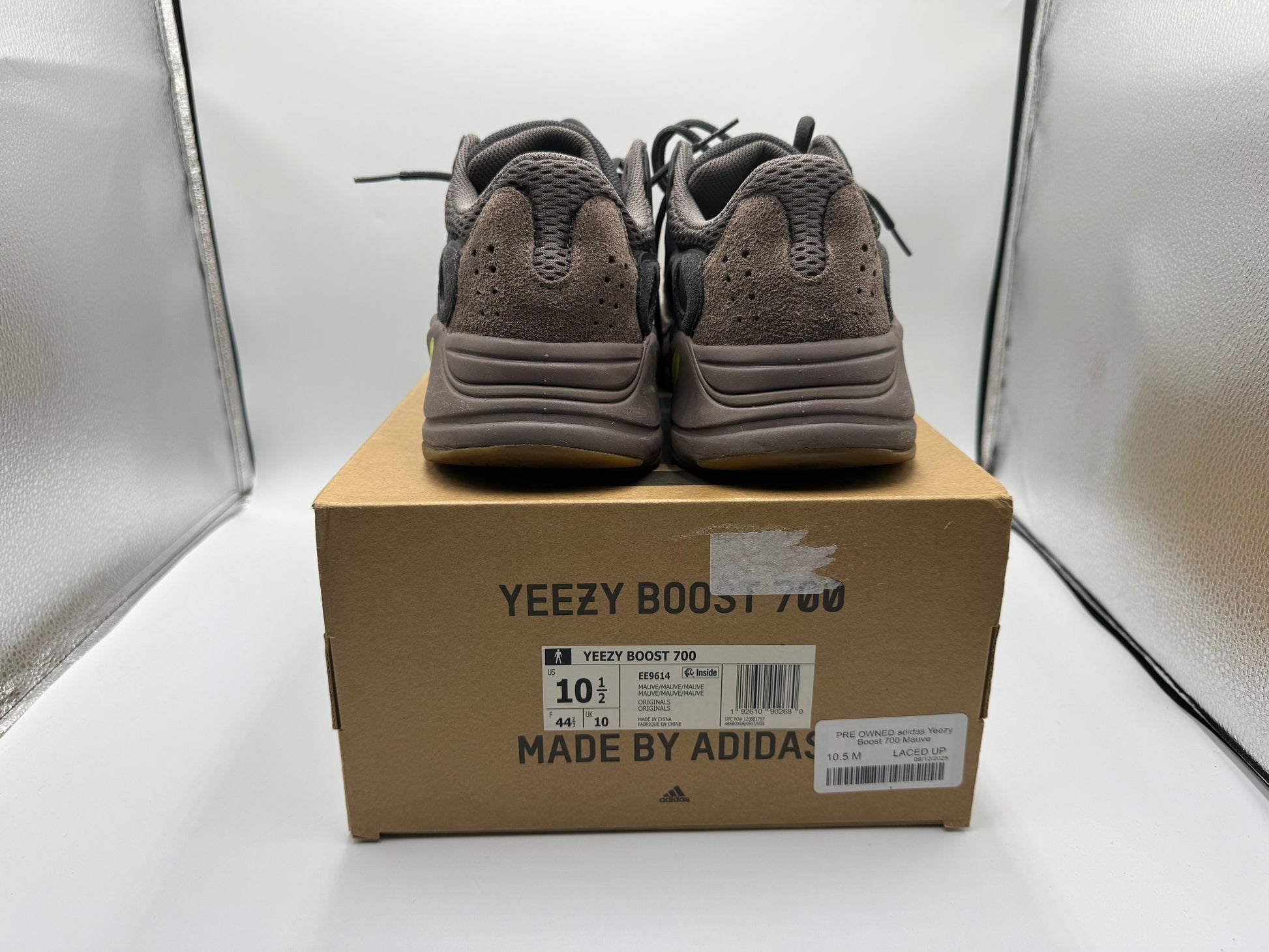PRE OWNED adidas Yeezy Boost 700 Mauve