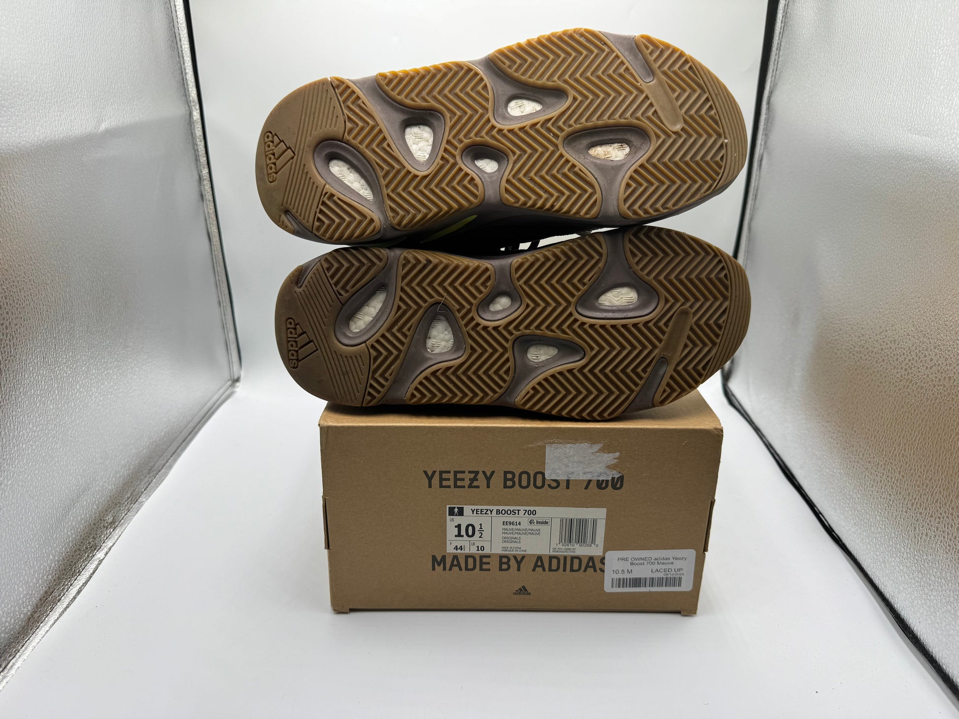 PRE OWNED adidas Yeezy Boost 700 Mauve
