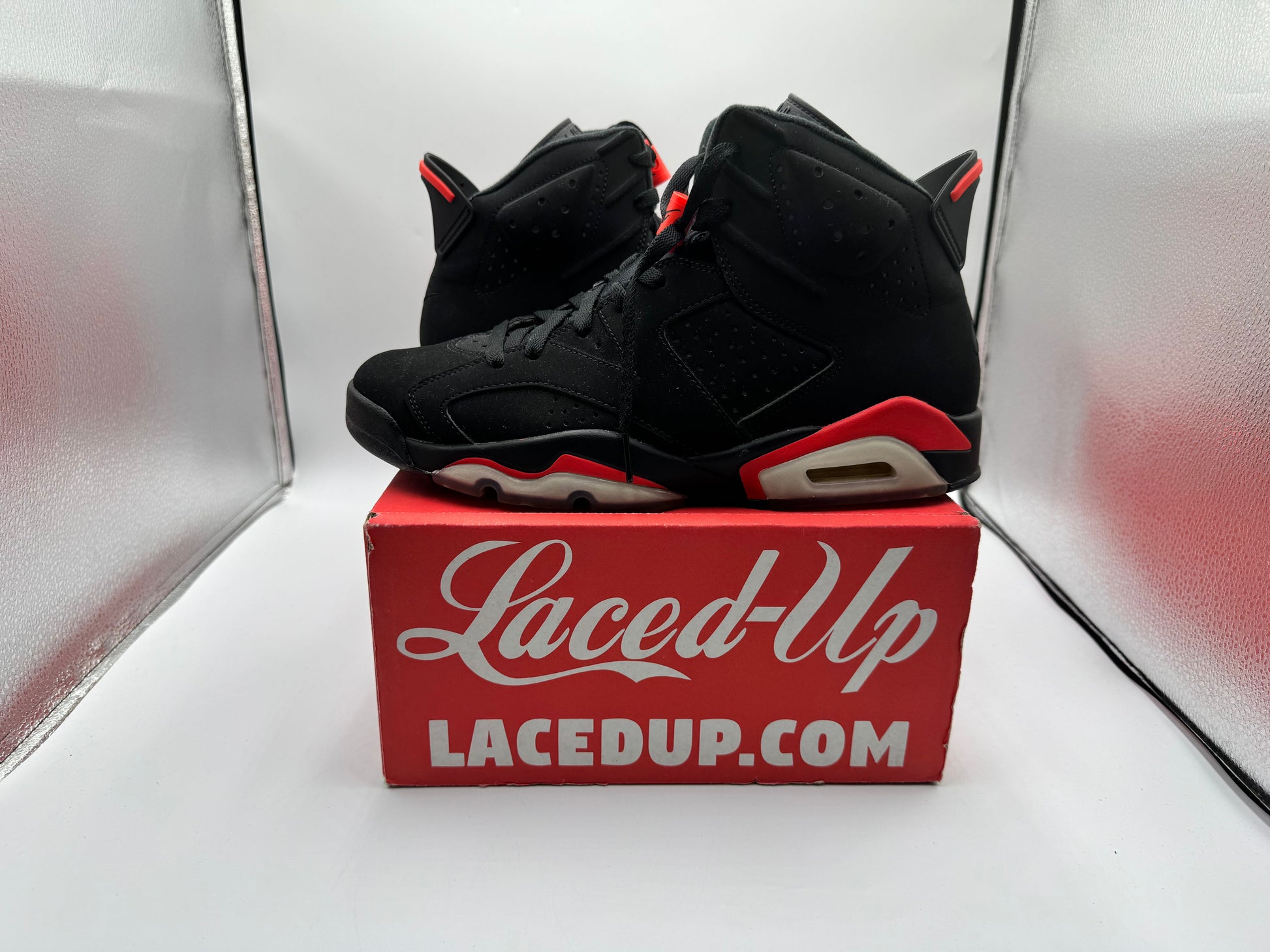 PRE OWNED Jordan 6 Retro Black Infrared (2019) NO BOX