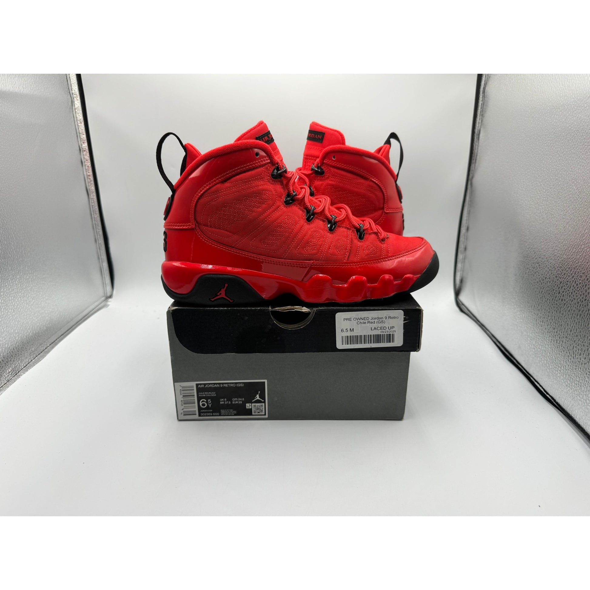 PRE OWNED Jordan 9 Retro Chile Red (GS)