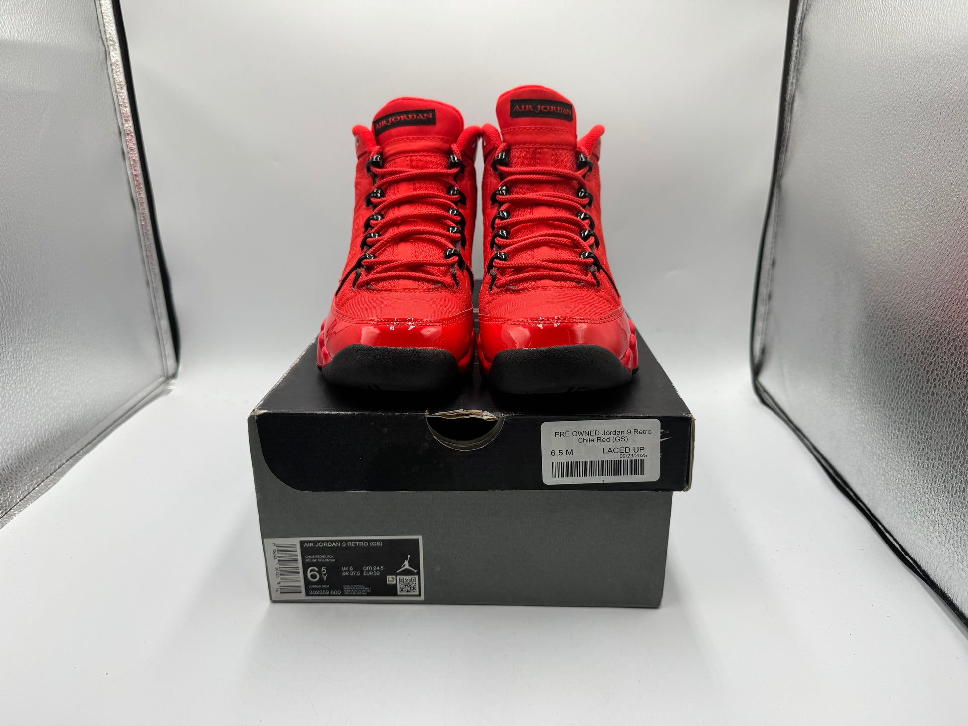 PRE OWNED Jordan 9 Retro Chile Red (GS)