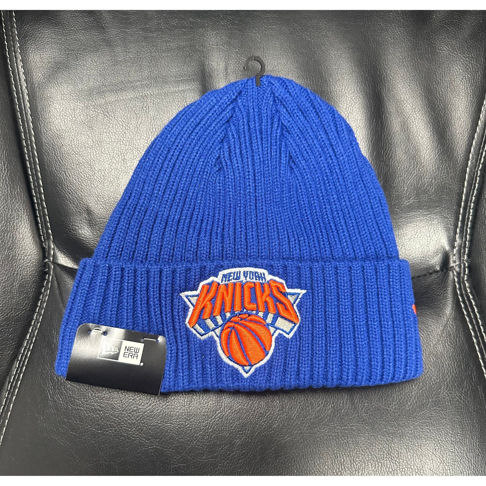 New York Knicks New Era Beanie (Blue)