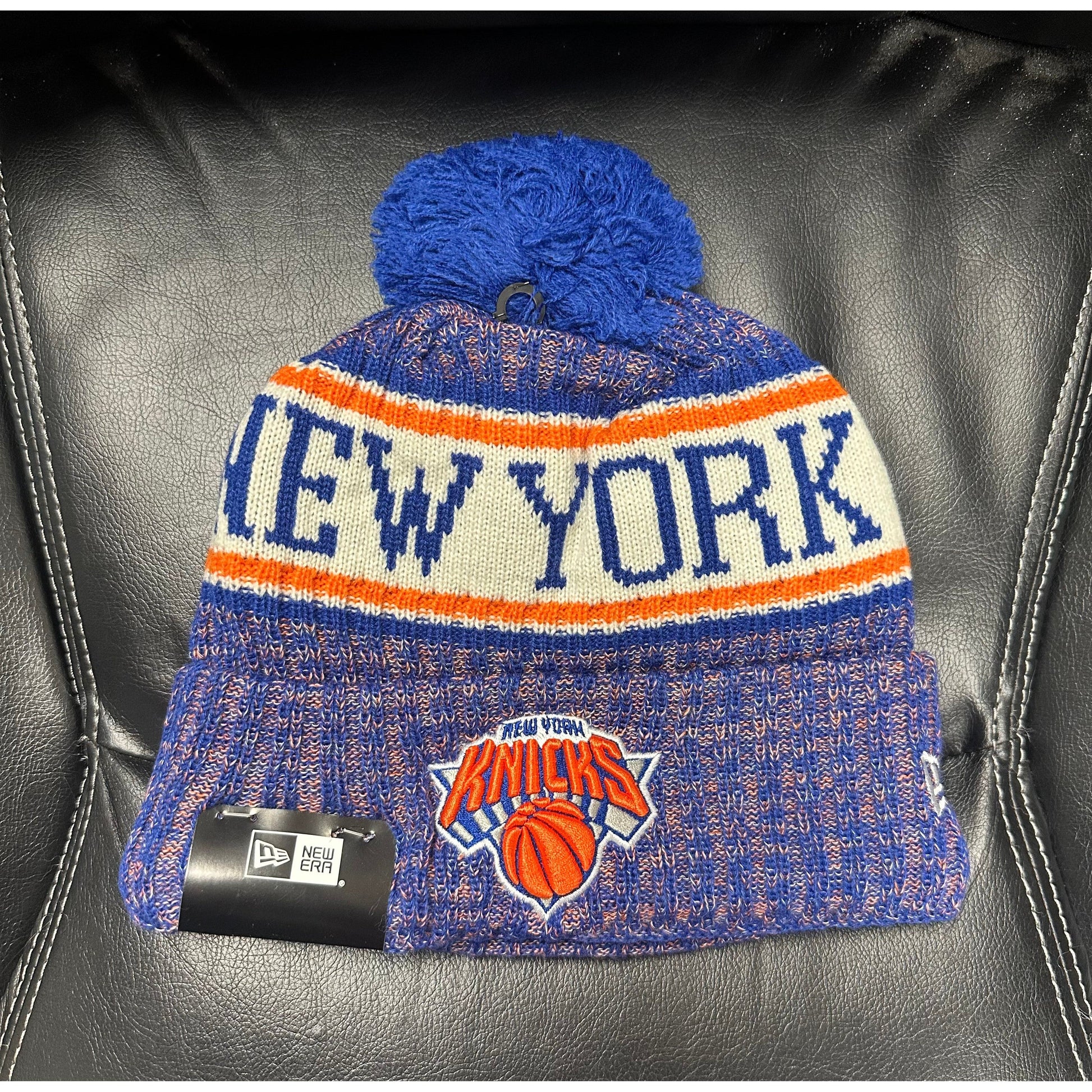 New York Knicks Striped New Era Beanie (Blue)