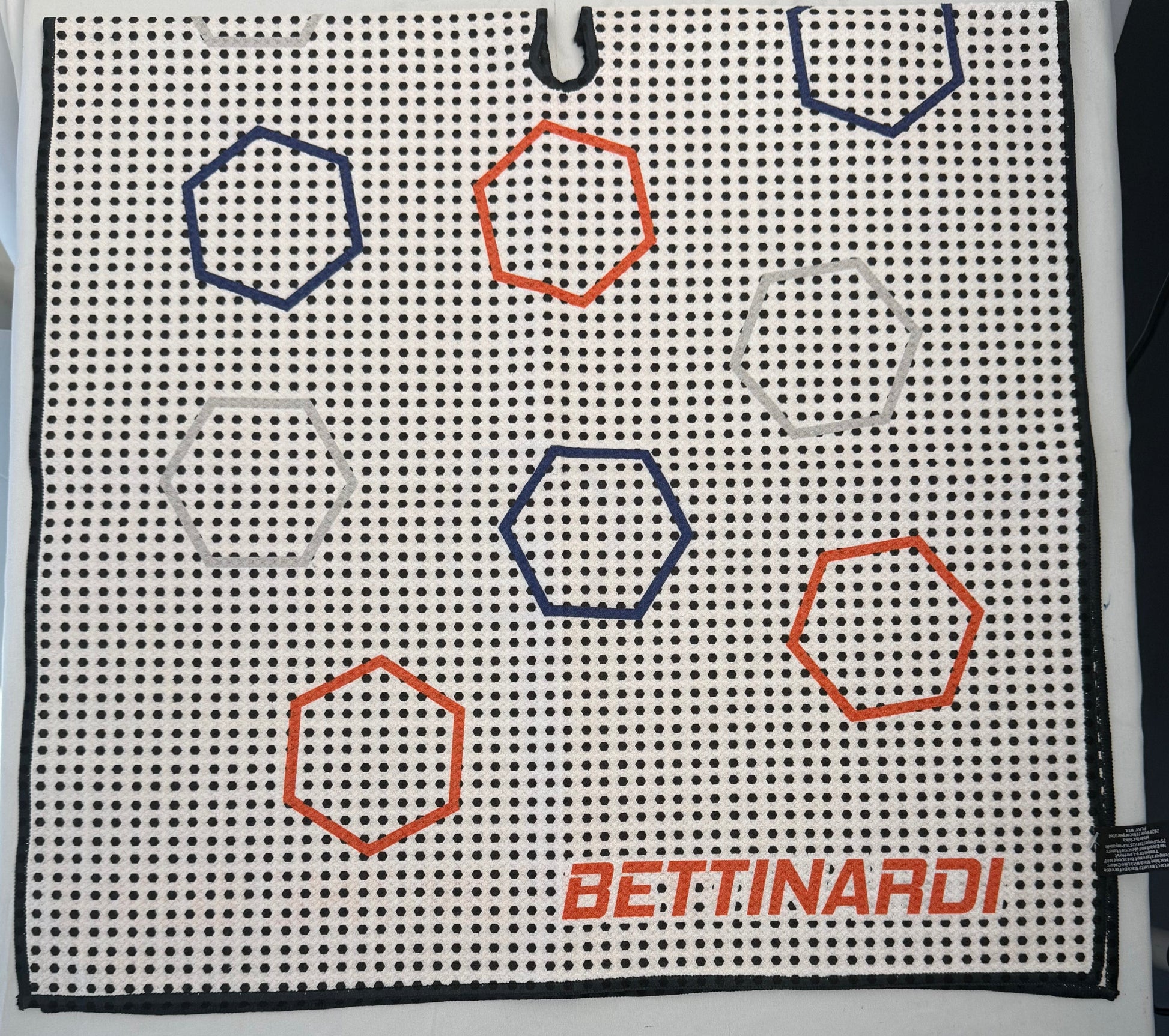 Bettinardi - 2021 Dancing Open Hex Players Towel - White