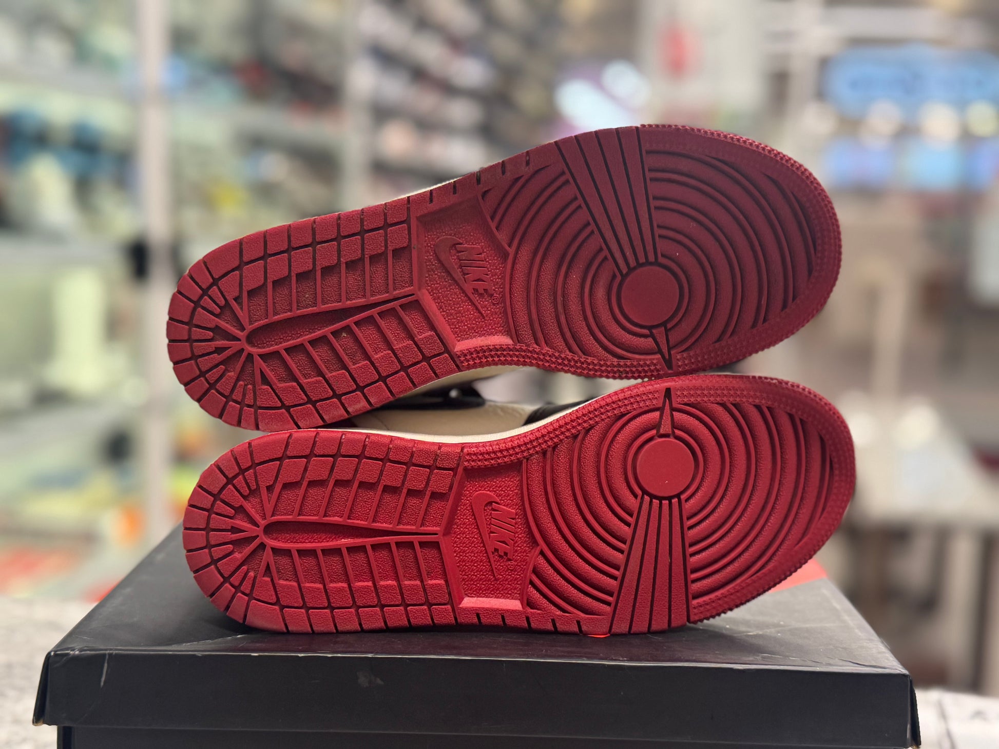 PRE OWNED Air Jordan Retro 1 "Bred Toe" GS