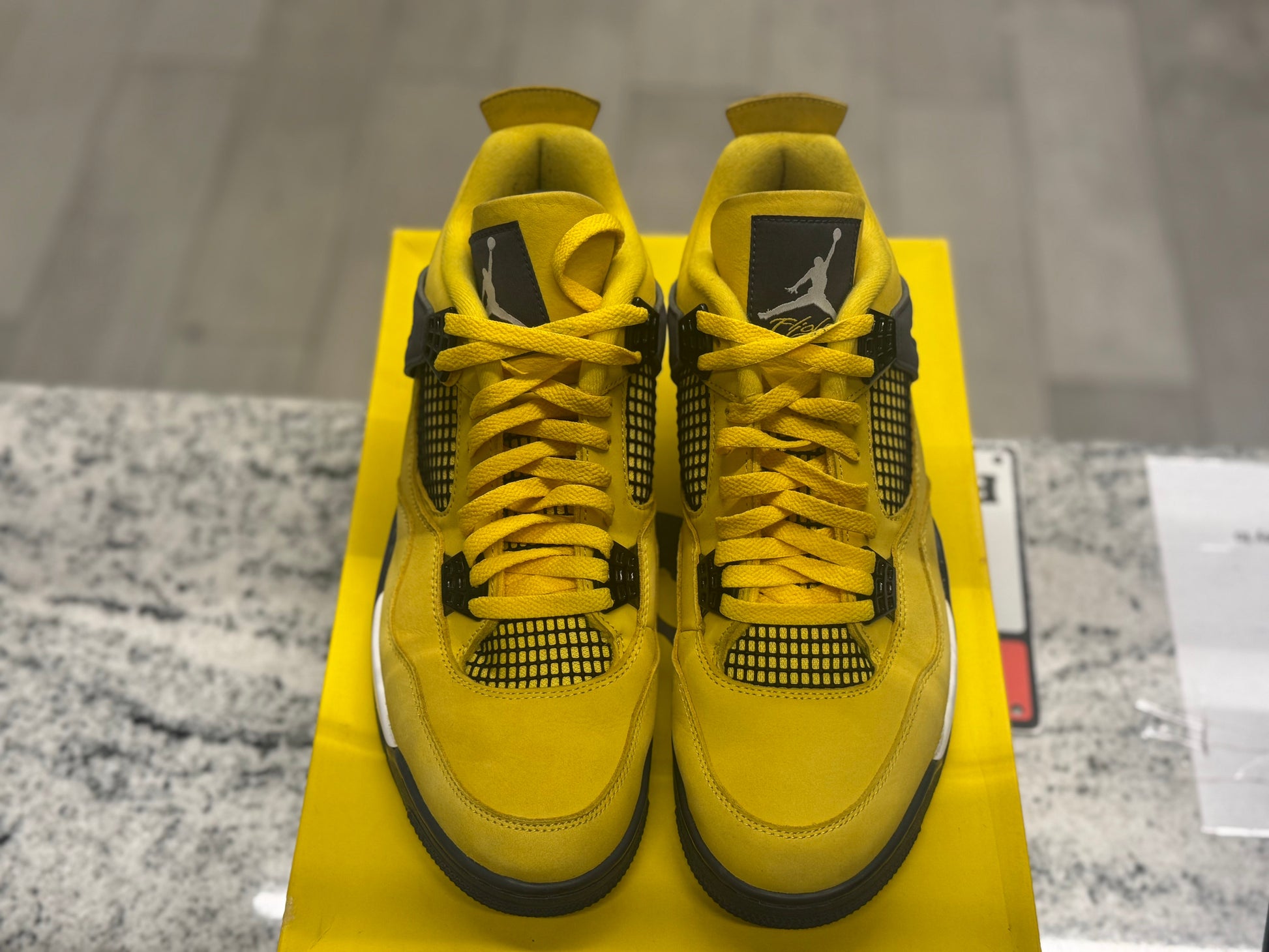 PRE OWNED Air Jordan Retro 4 “Lightning" 2021