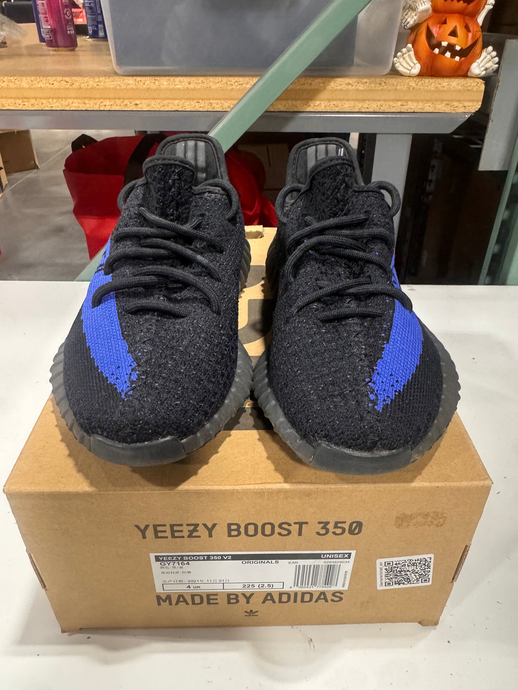 PRE OWNED Adidas Yeezy Boost 350 V2 "Dazzling Blue"